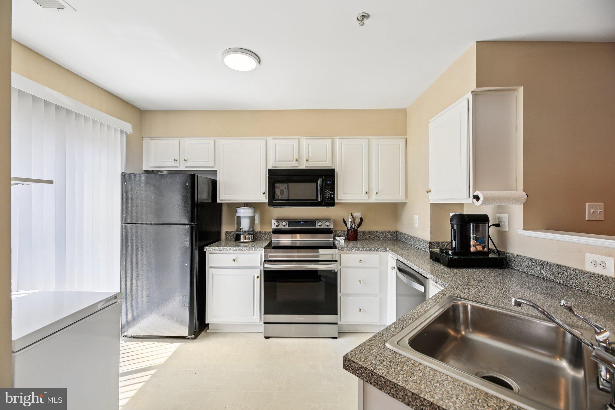 WELLINGTON TRACE - Residential