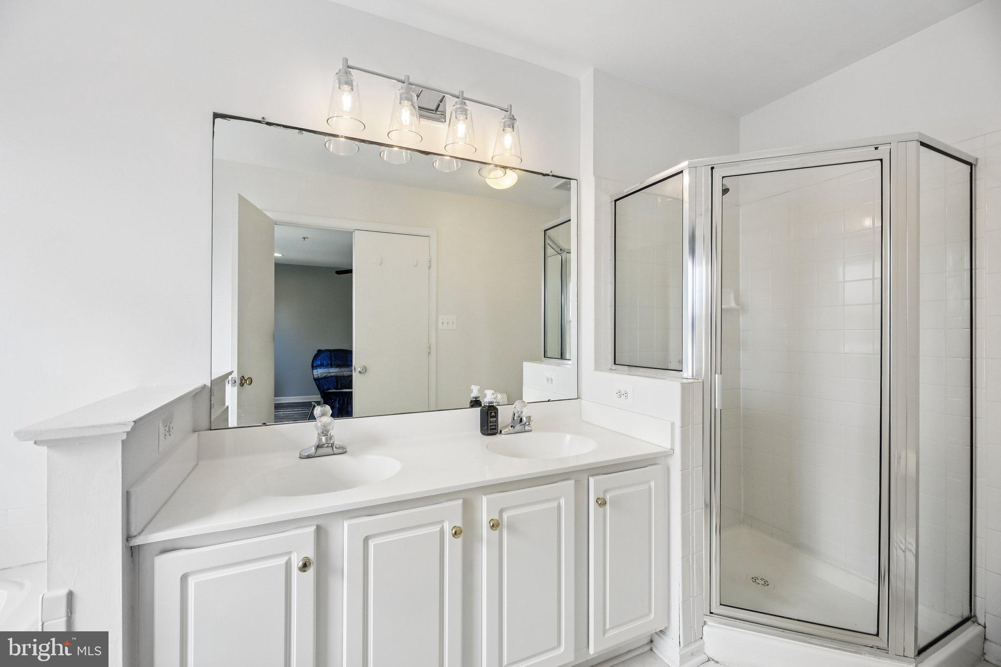 WELLINGTON TRACE - Residential