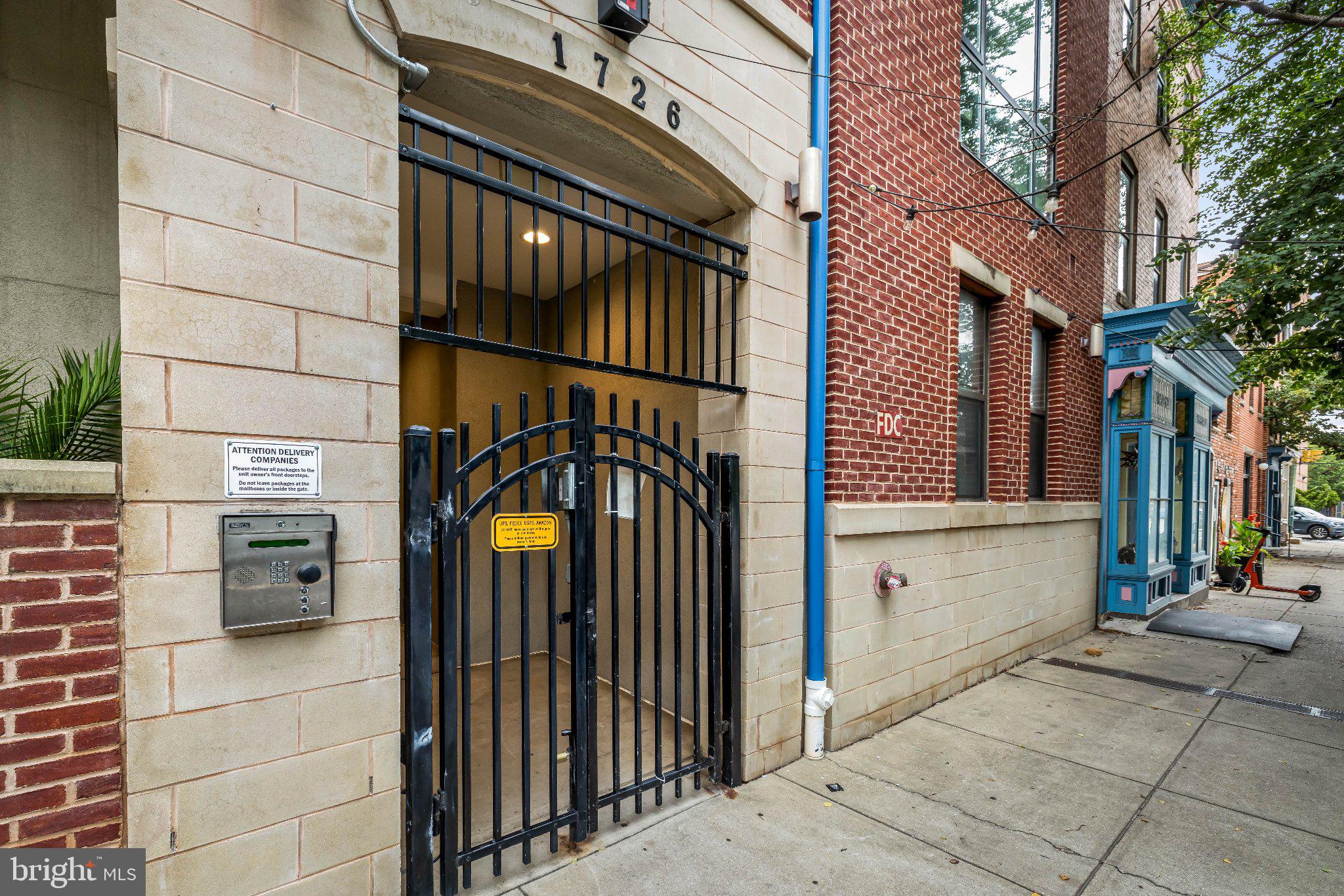 1726 ALICEANNA STREET 301