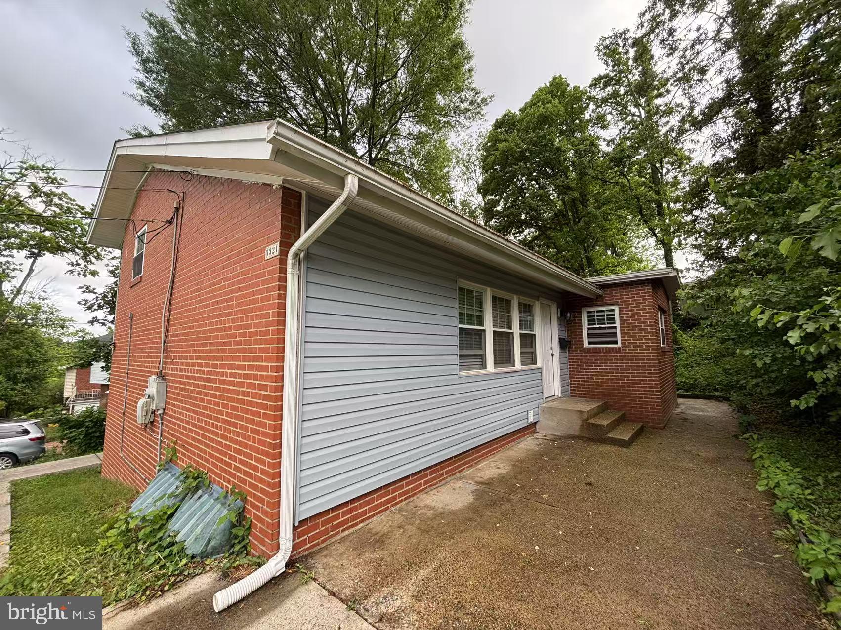 BREN MAR PARK - Residential Lease