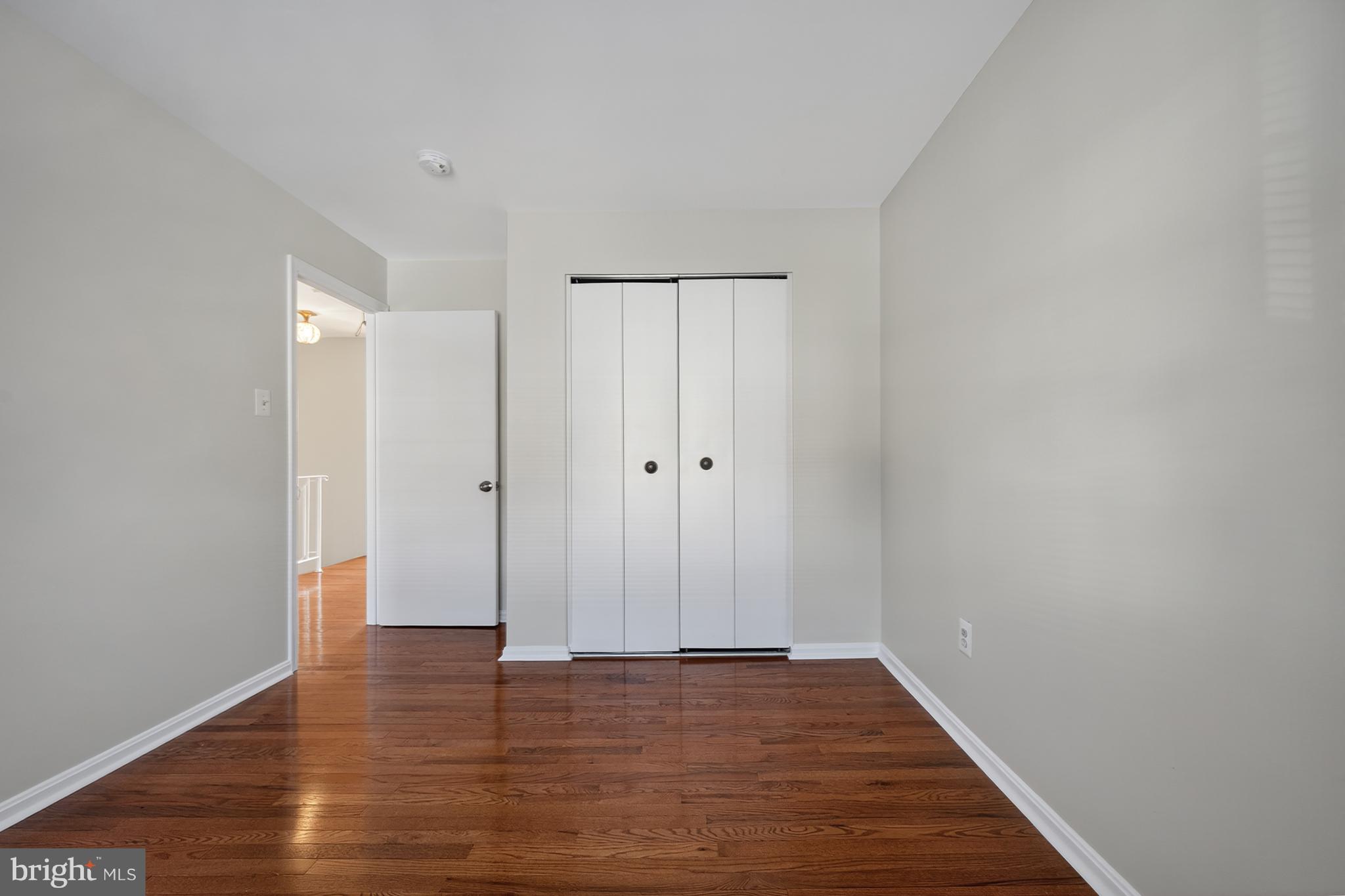 MT VERNON SQUARE TOWNHOUSE - Residential Lease