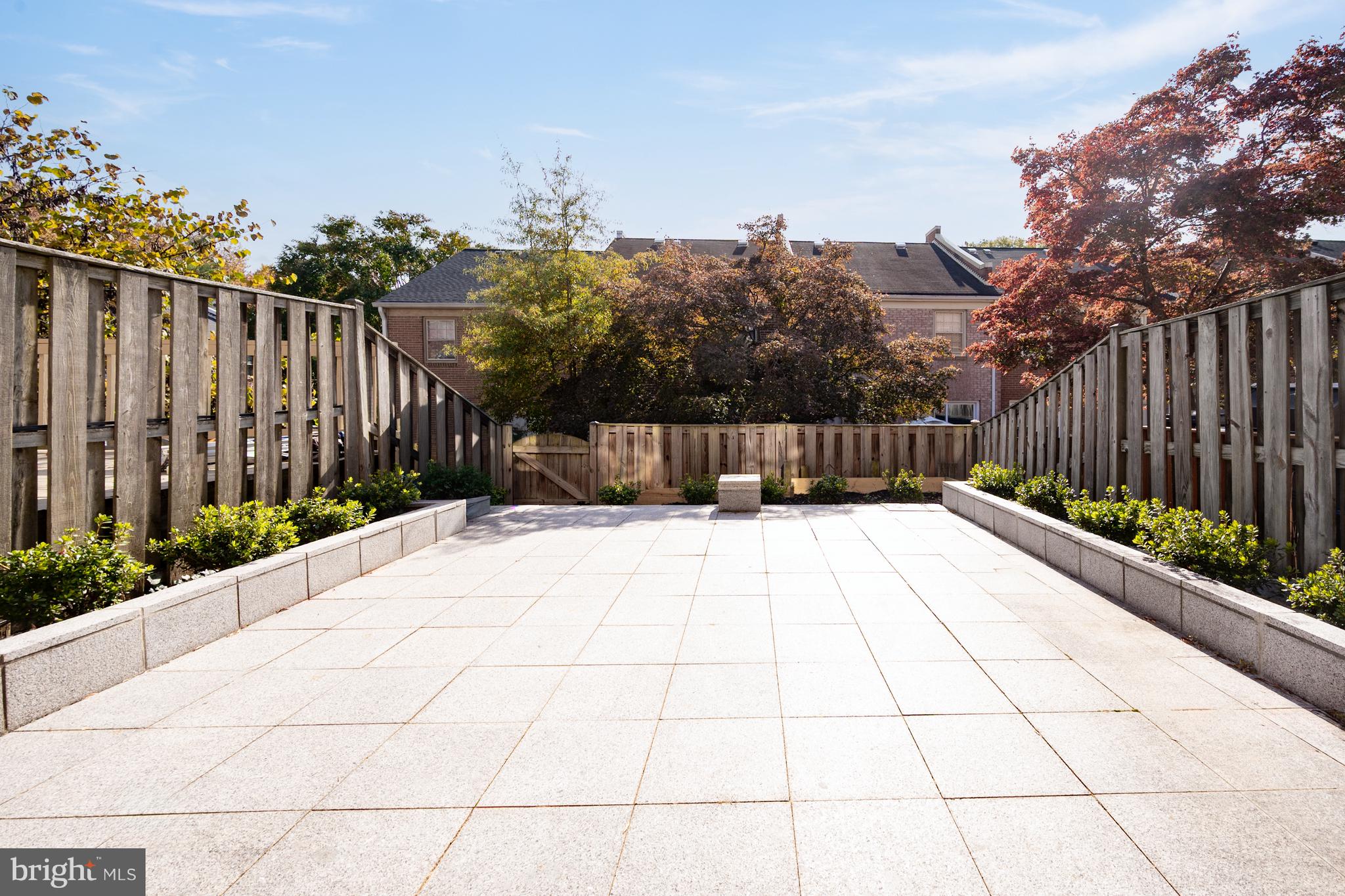 MT VERNON SQUARE TOWNHOUSE - Residential Lease