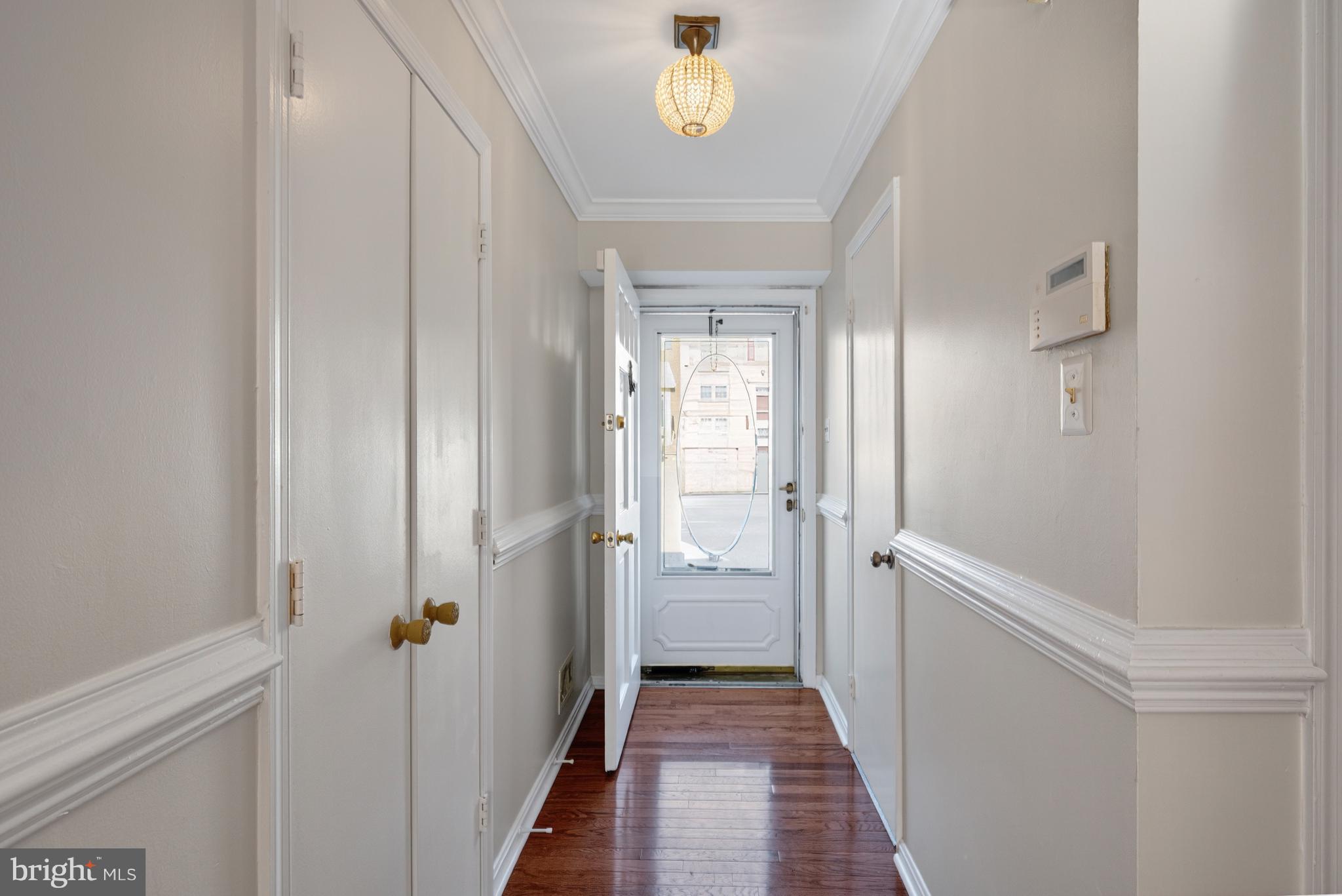 MT VERNON SQUARE TOWNHOUSE - Residential Lease