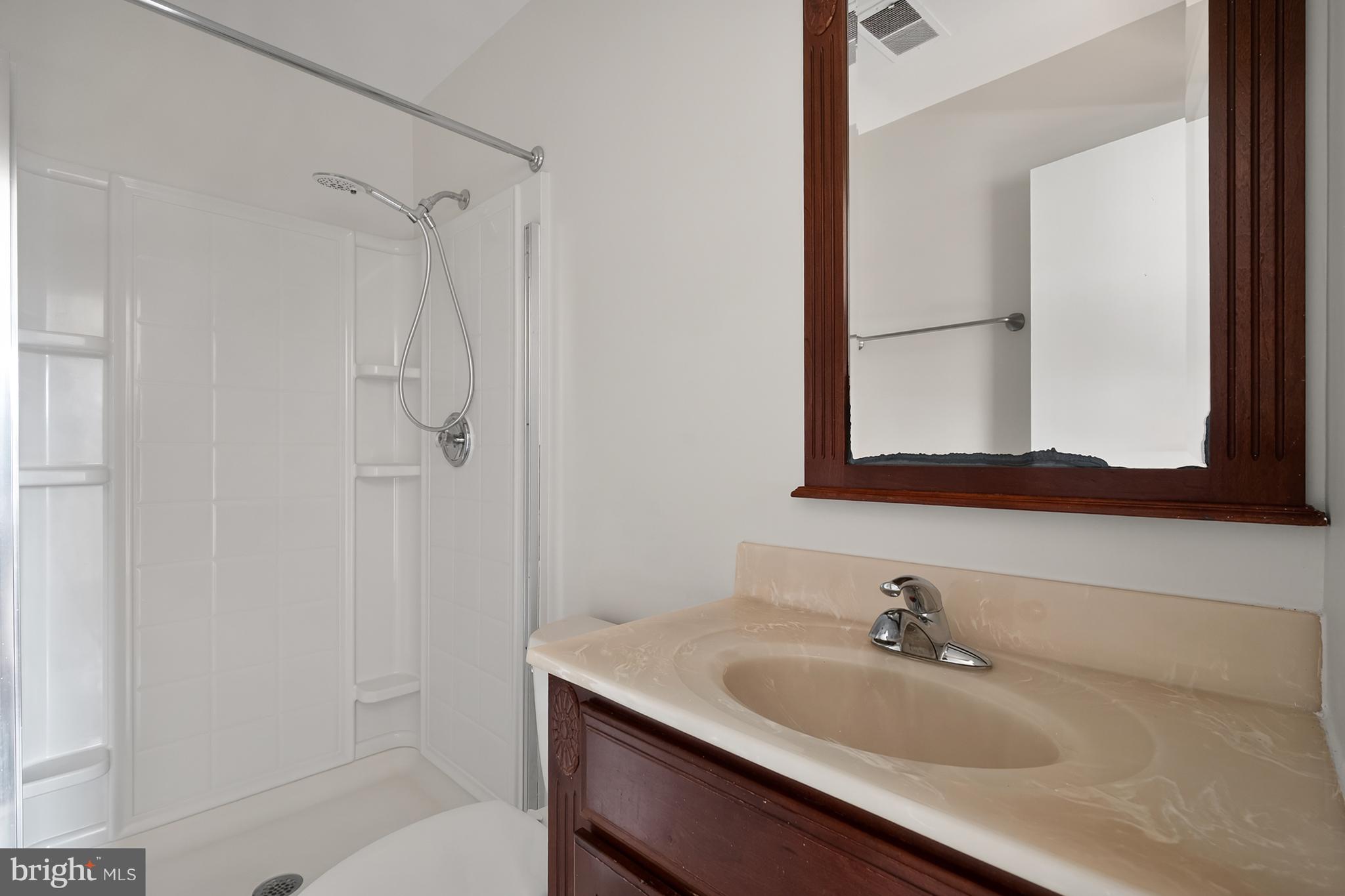 MT VERNON SQUARE TOWNHOUSE - Residential Lease