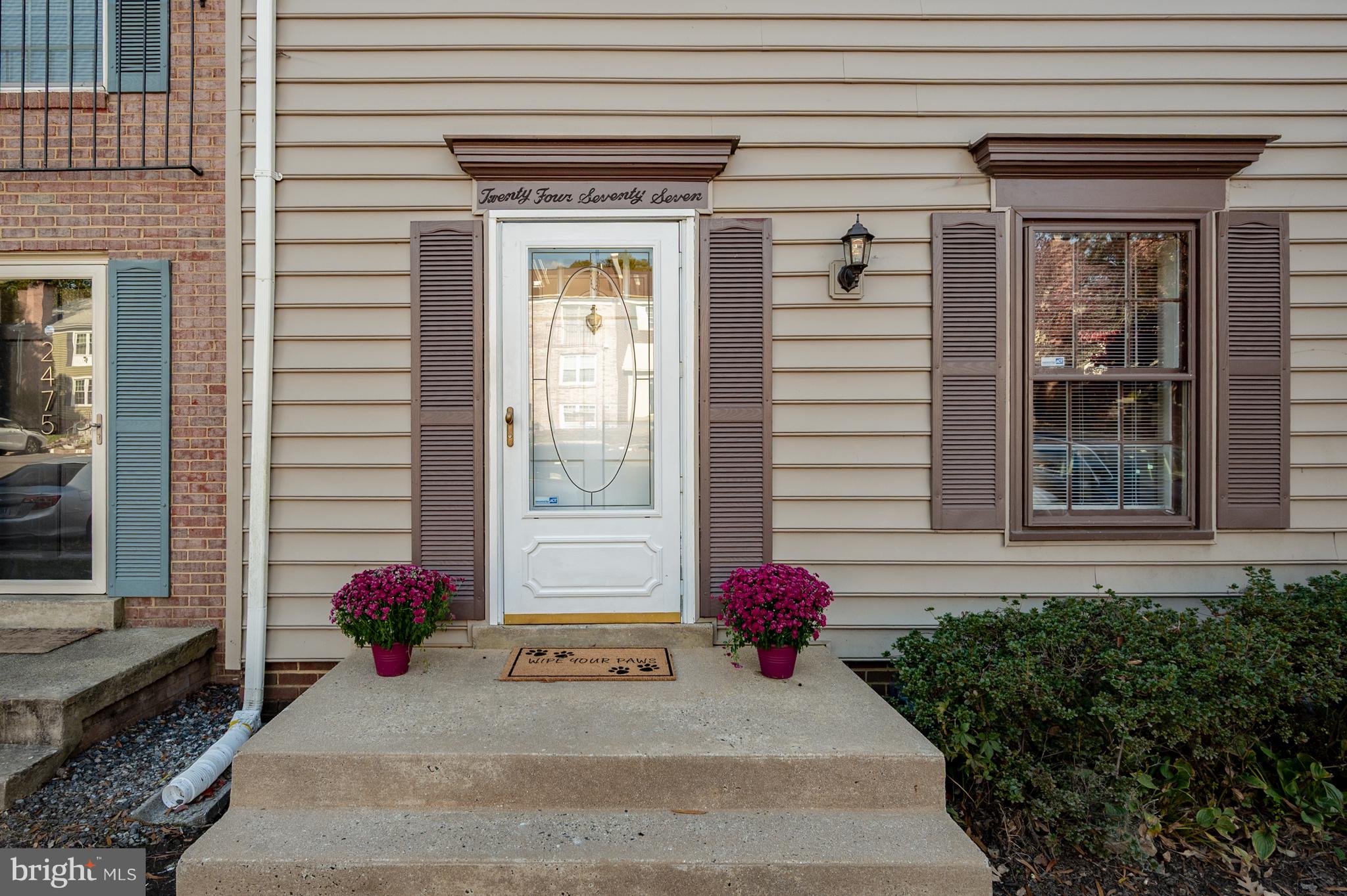 MT VERNON SQUARE TOWNHOUSE - Residential Lease