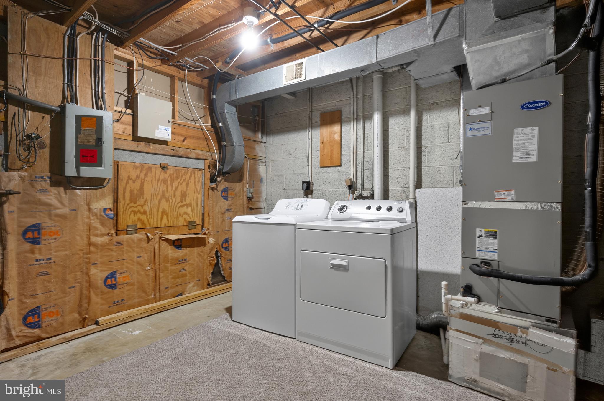 MT VERNON SQUARE TOWNHOUSE - Residential Lease