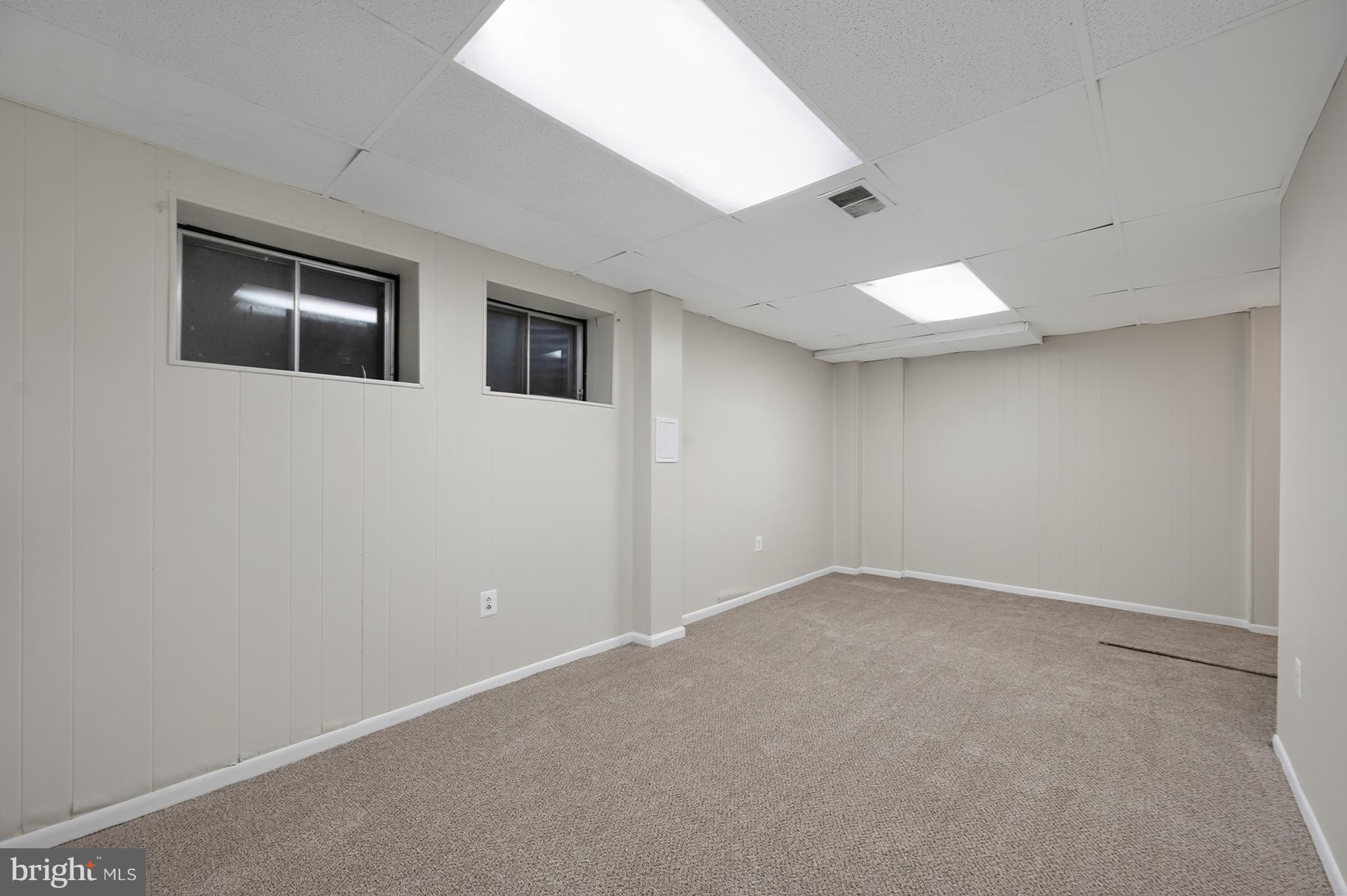 MT VERNON SQUARE TOWNHOUSE - Residential Lease