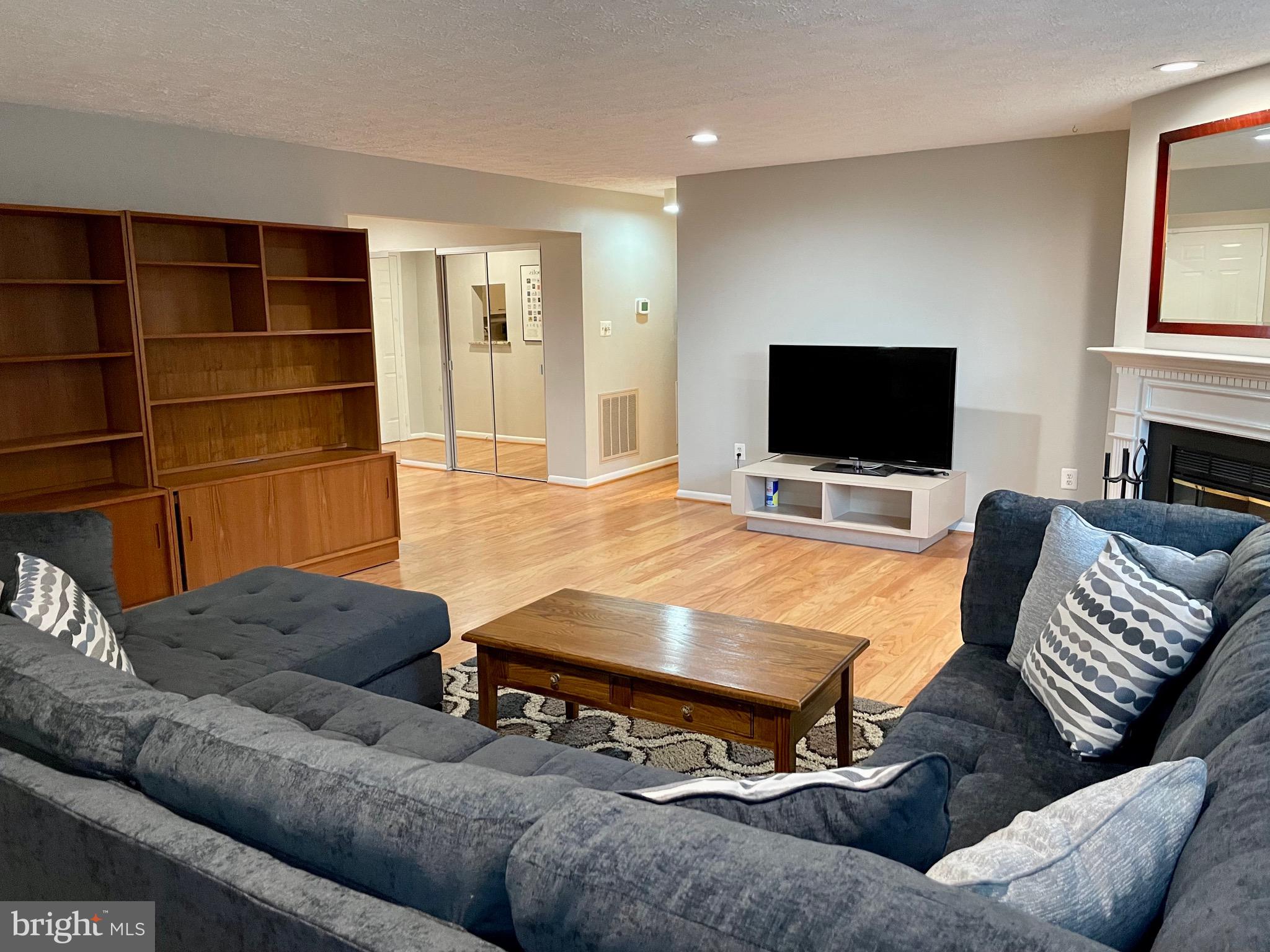 THE FALLS GARDEN - Residential Lease