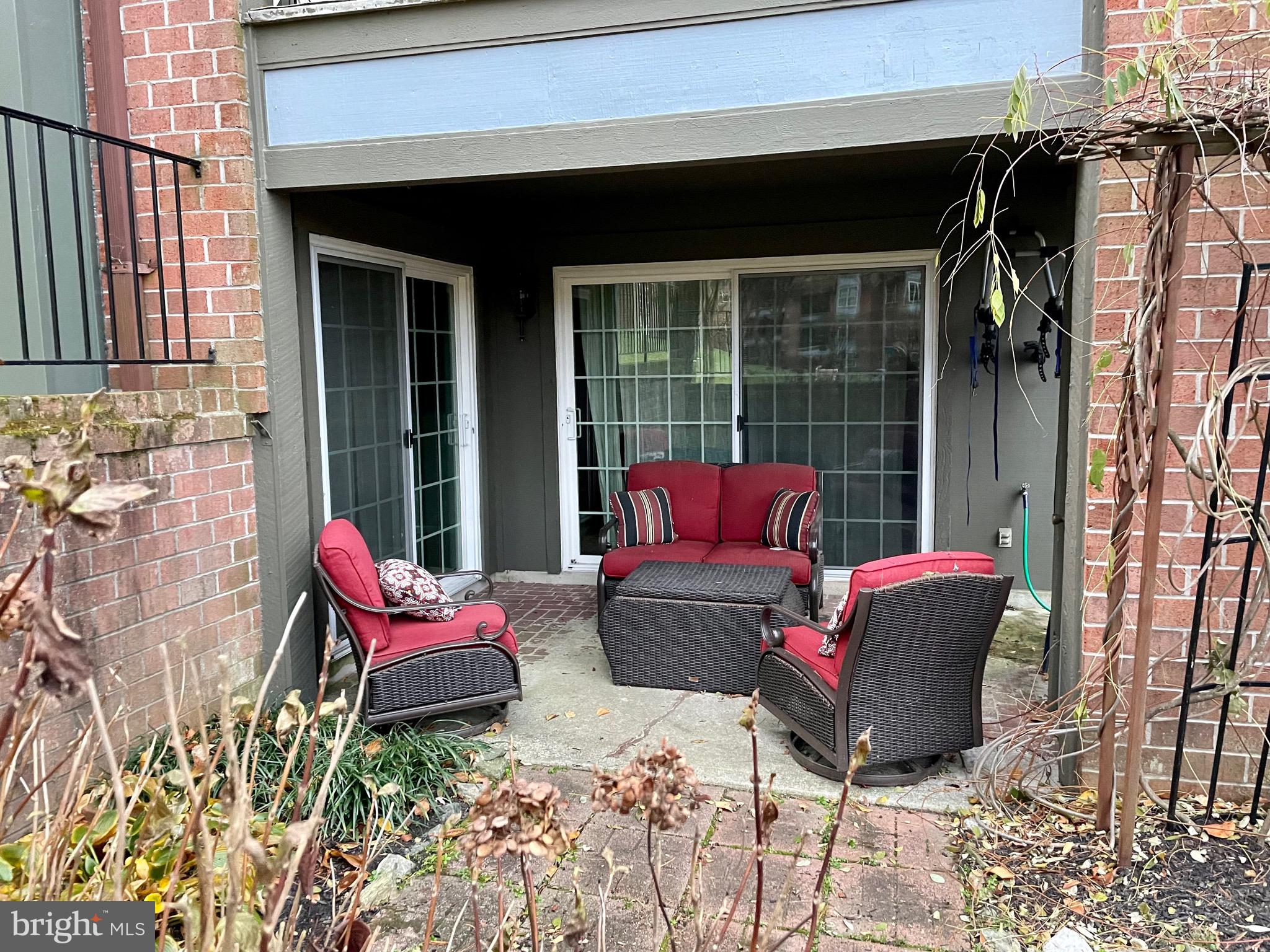 THE FALLS GARDEN - Residential Lease