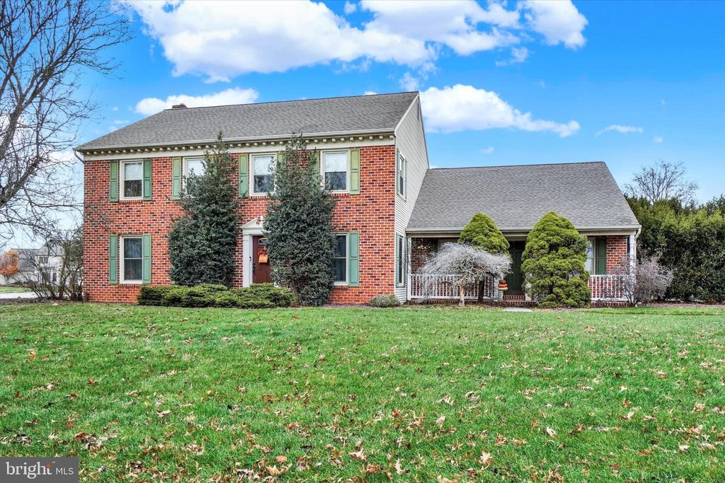 Photo of 2035 Parkton Lane, YORK, PA 17408 (MLS # PAYK2094820)