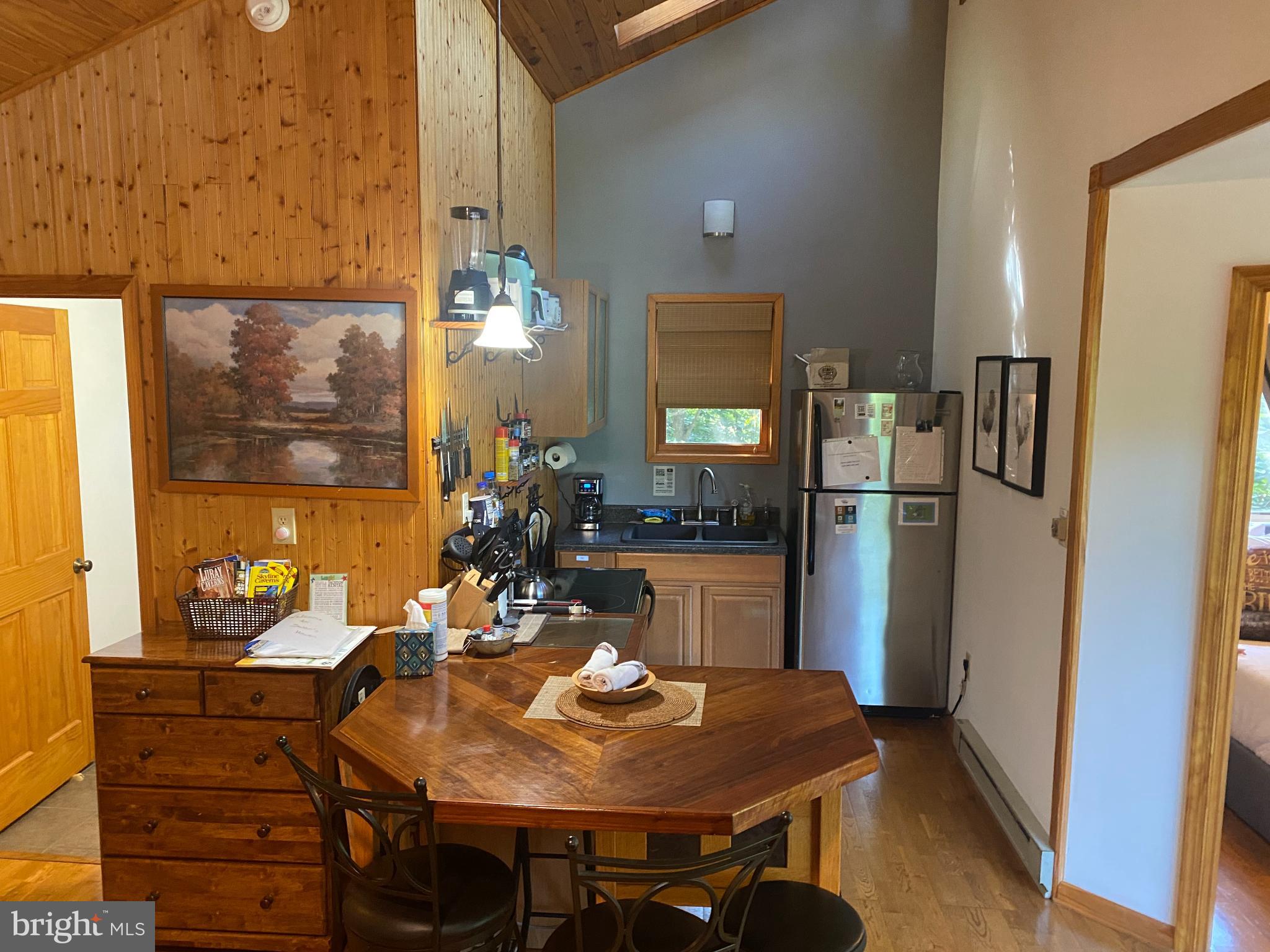 SKYLINE LAKES - Residential