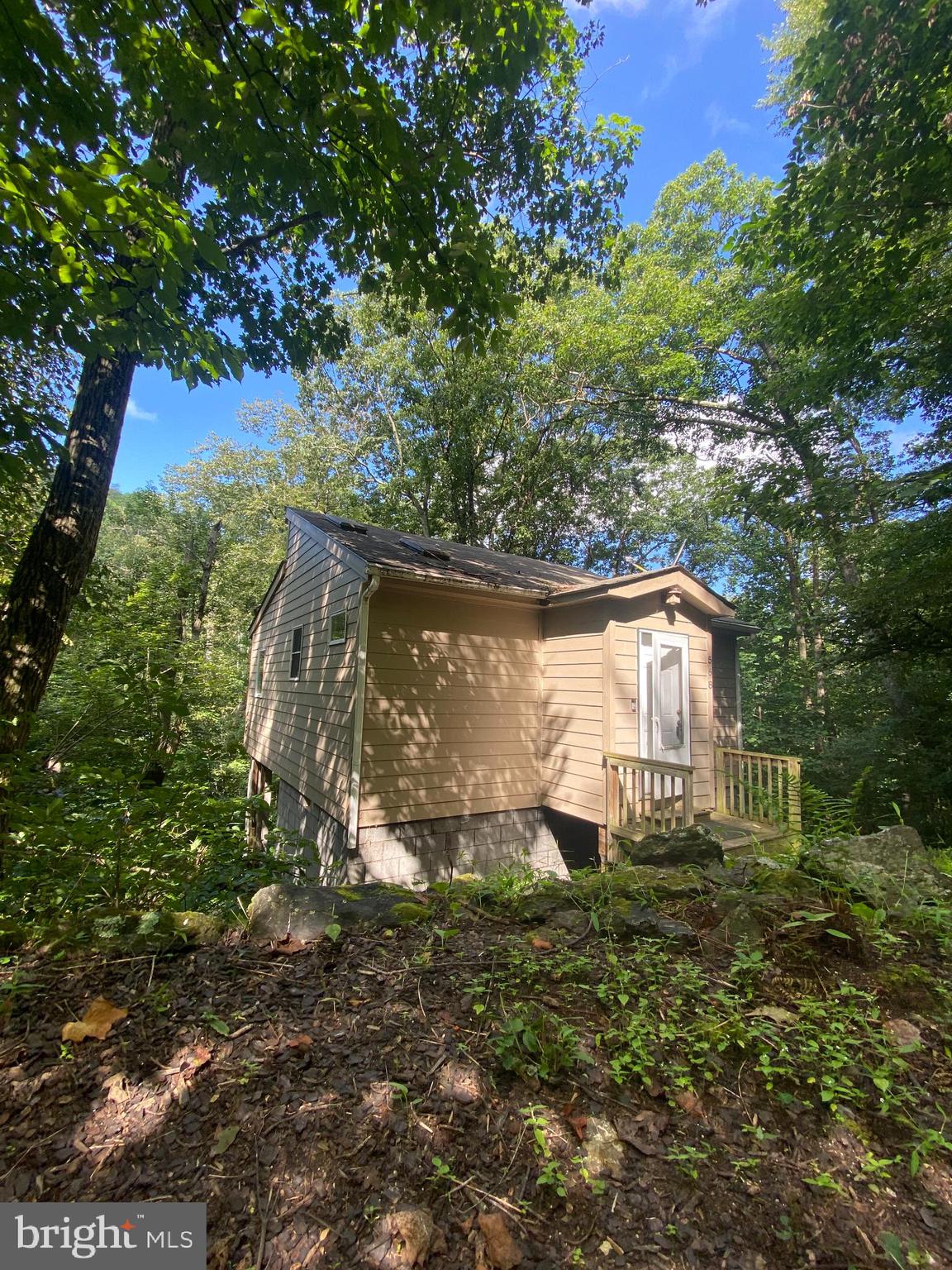 SKYLINE LAKES - Residential