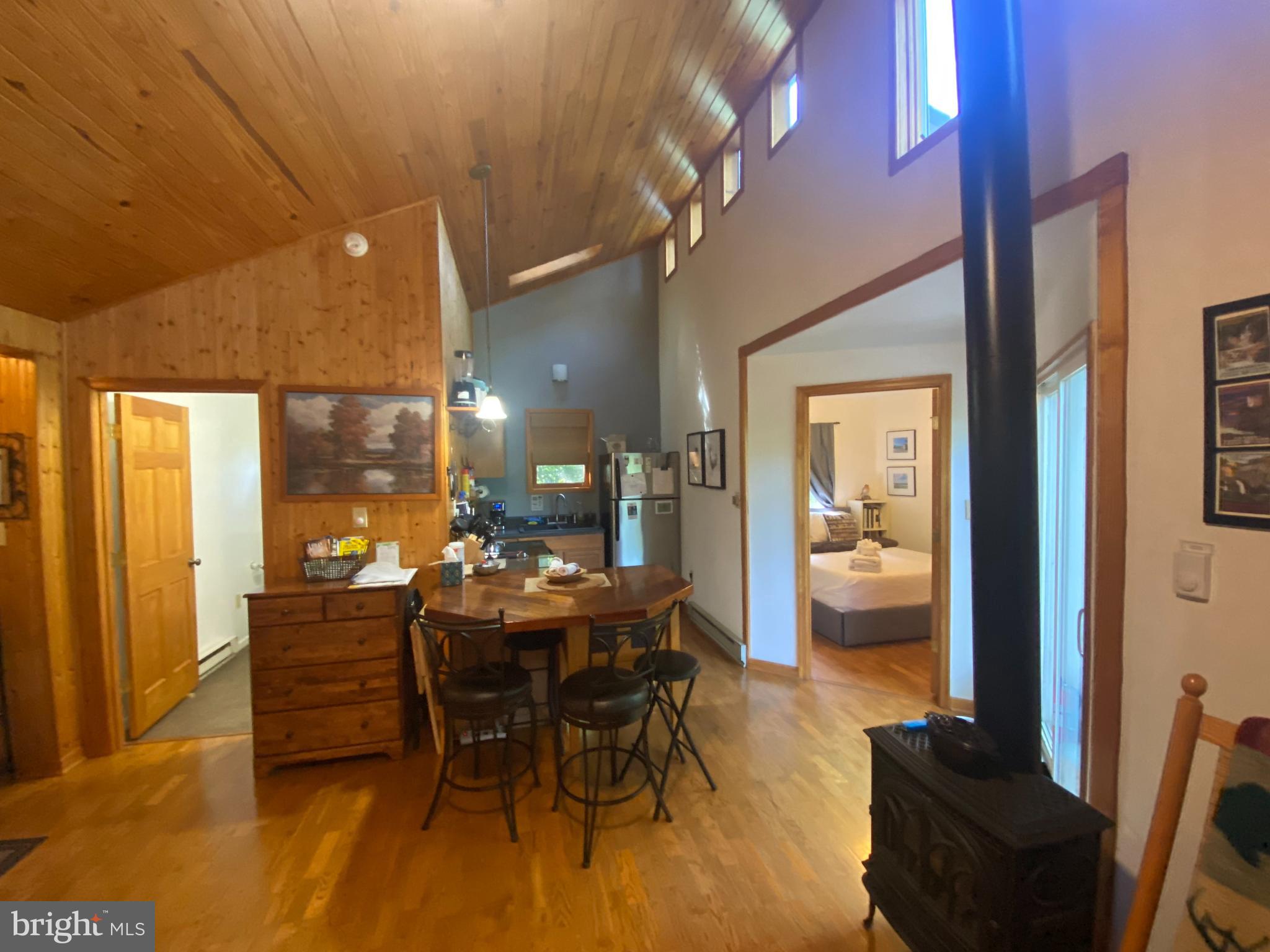 SKYLINE LAKES - Residential