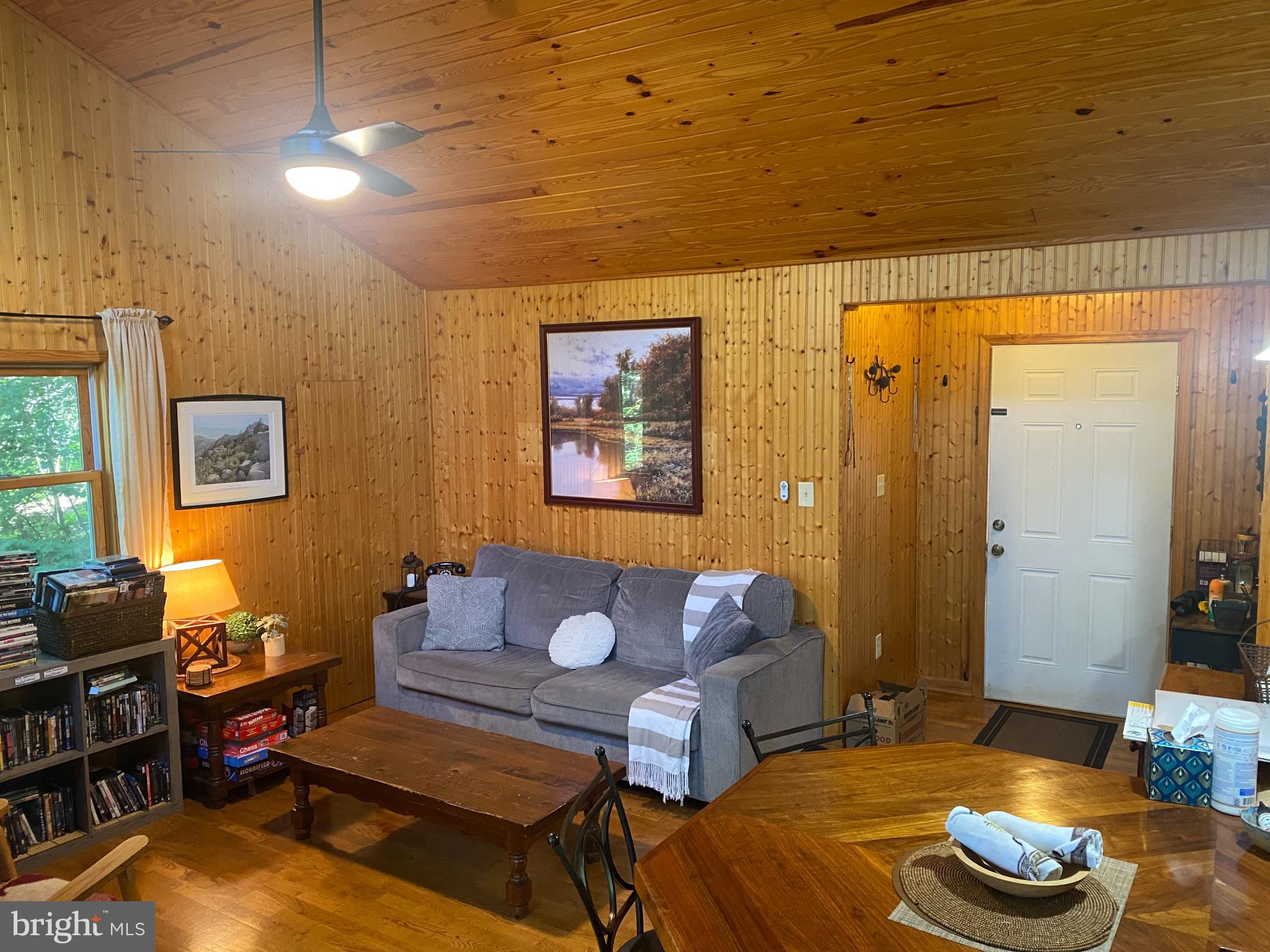 SKYLINE LAKES - Residential