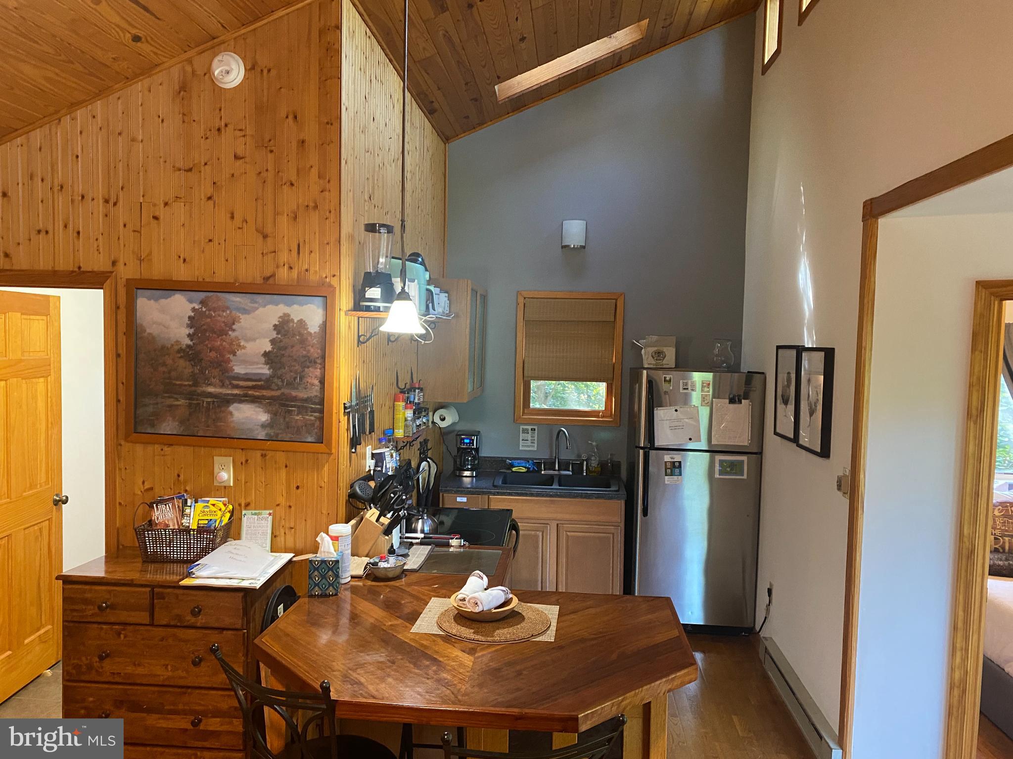 SKYLINE LAKES - Residential