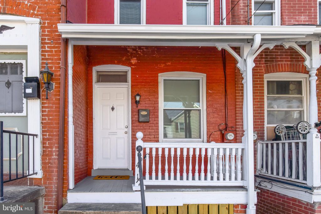 Photo of 646 E Walnut Street, Lancaster, PA 17602 (MLS # PALA2049564)