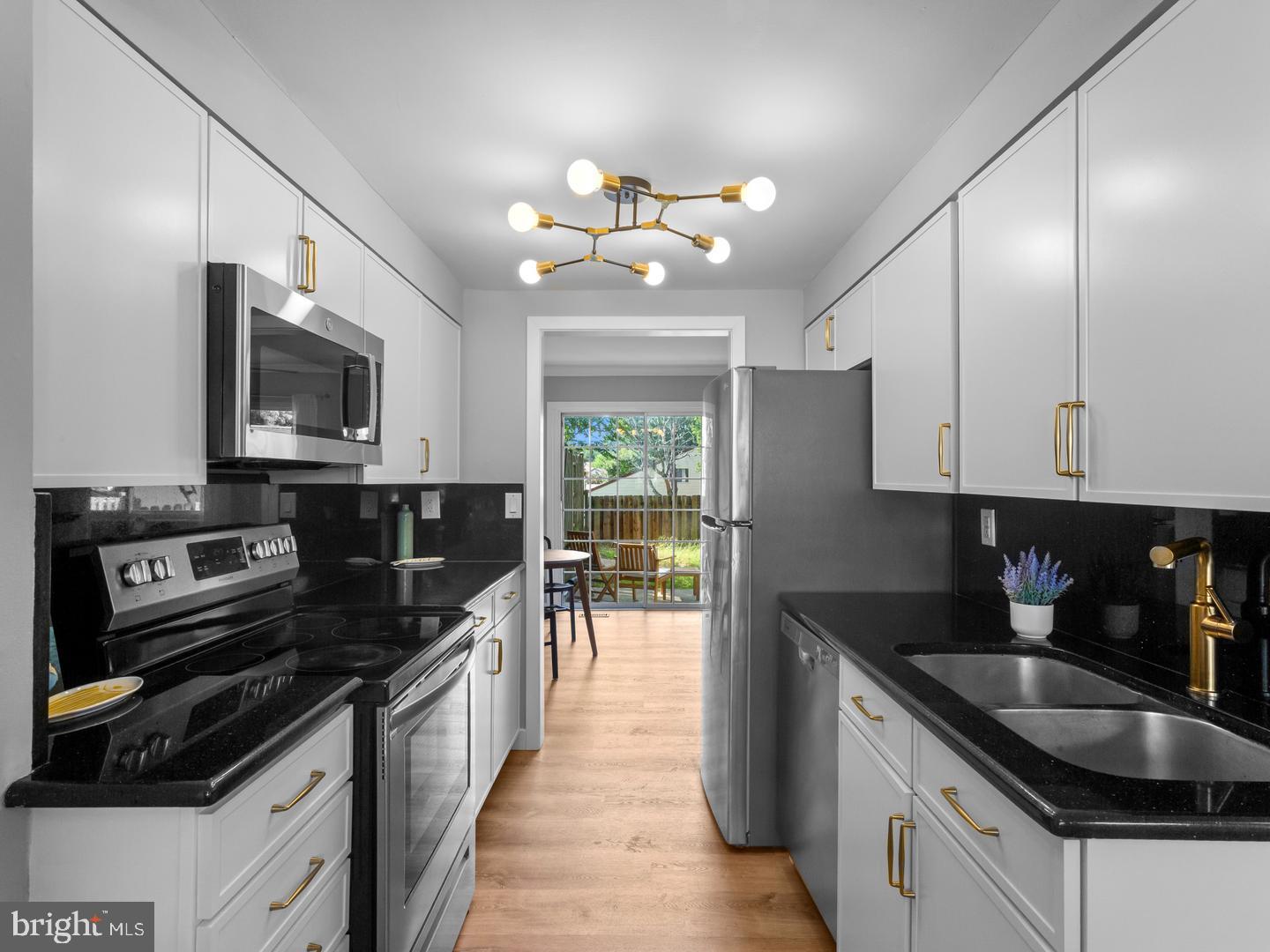 1605 NEW WINDSOR COURT