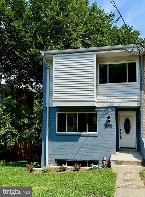 4010 AMES STREET NE WASHINGTON DC 20019