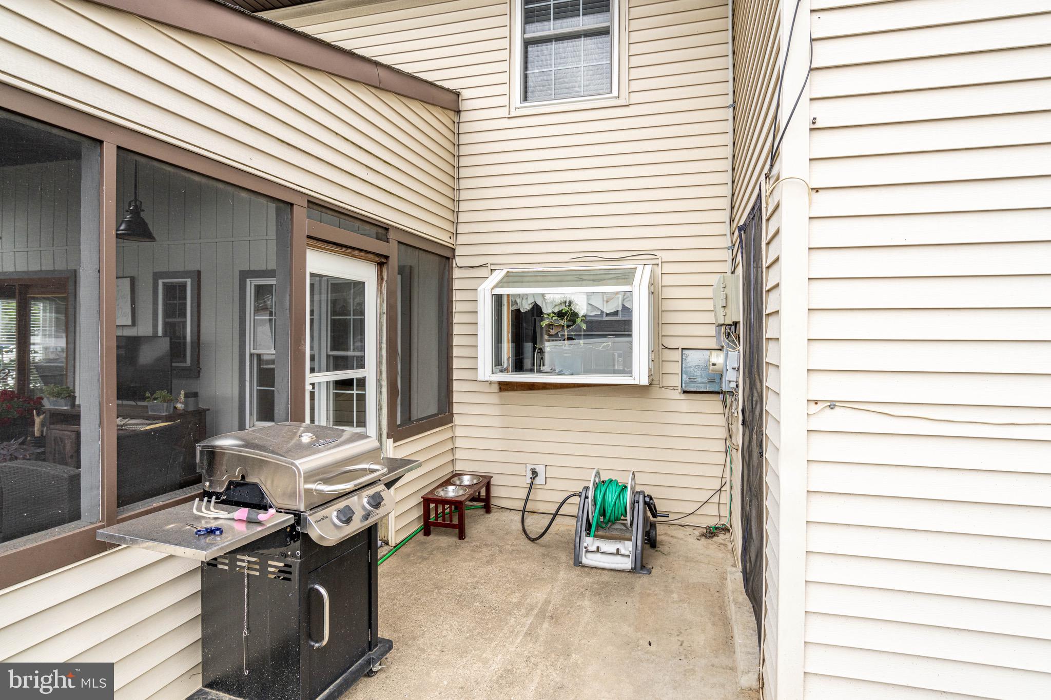 TWIN OAKS - Residential