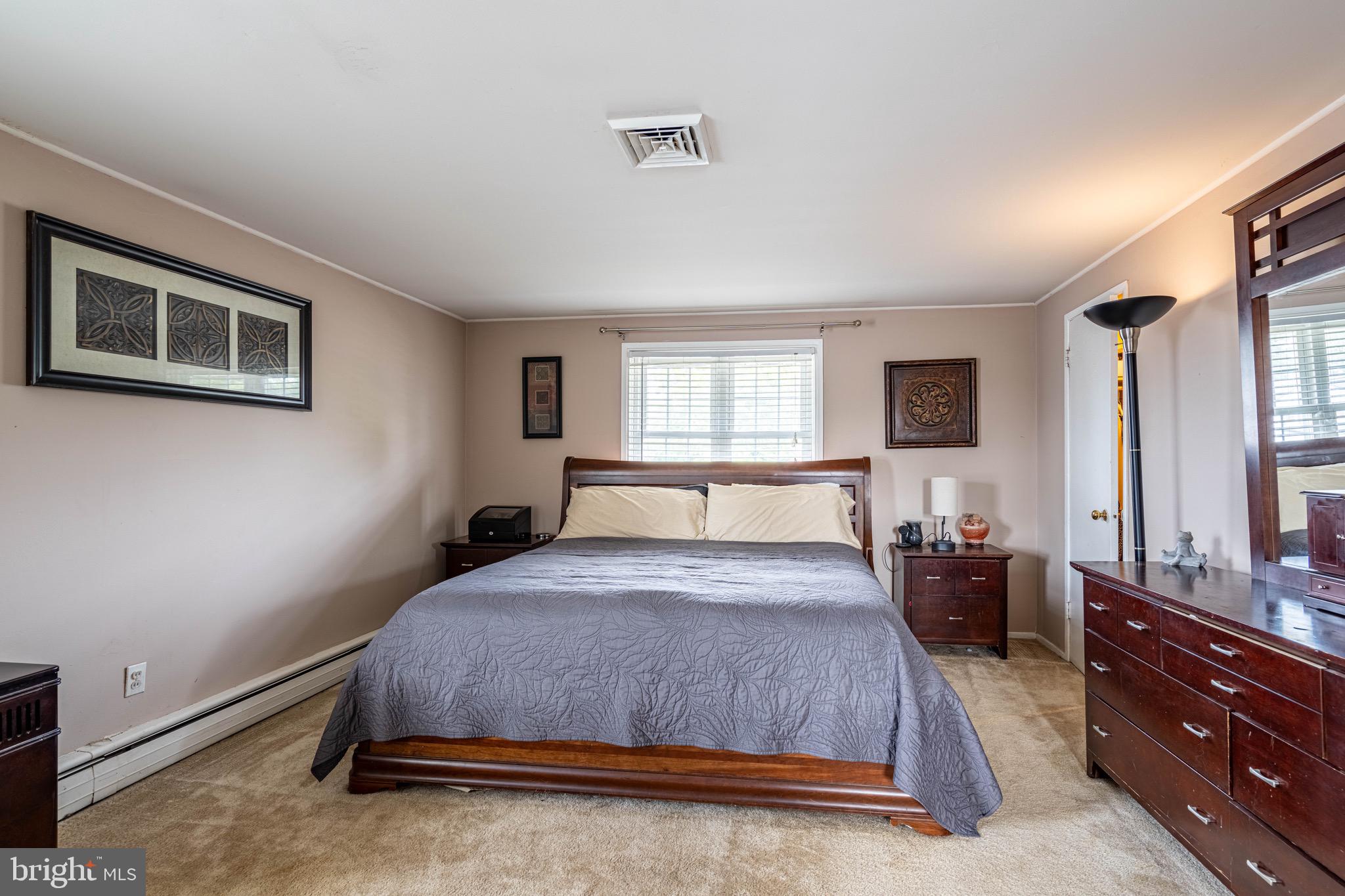 TWIN OAKS - Residential