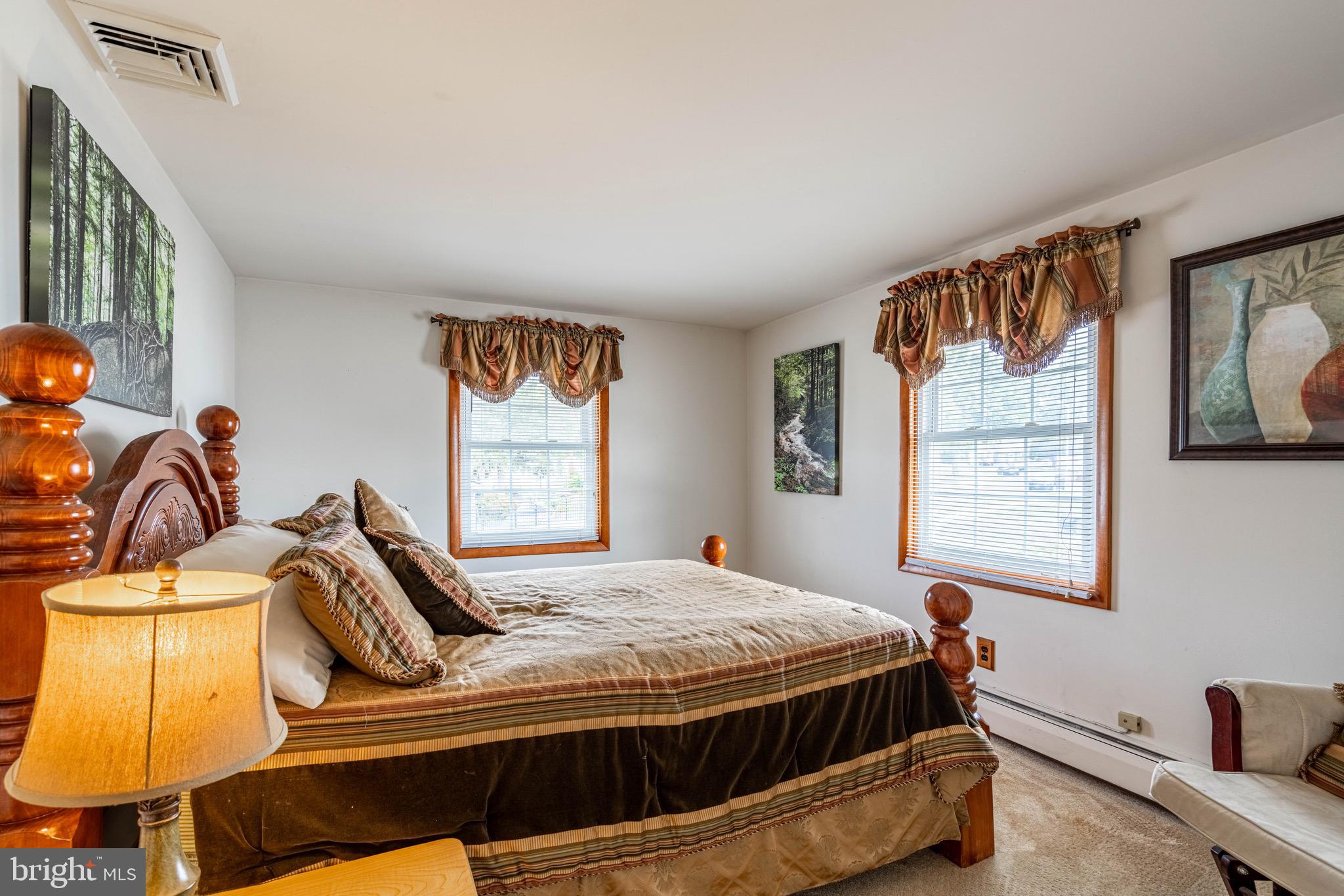 TWIN OAKS - Residential