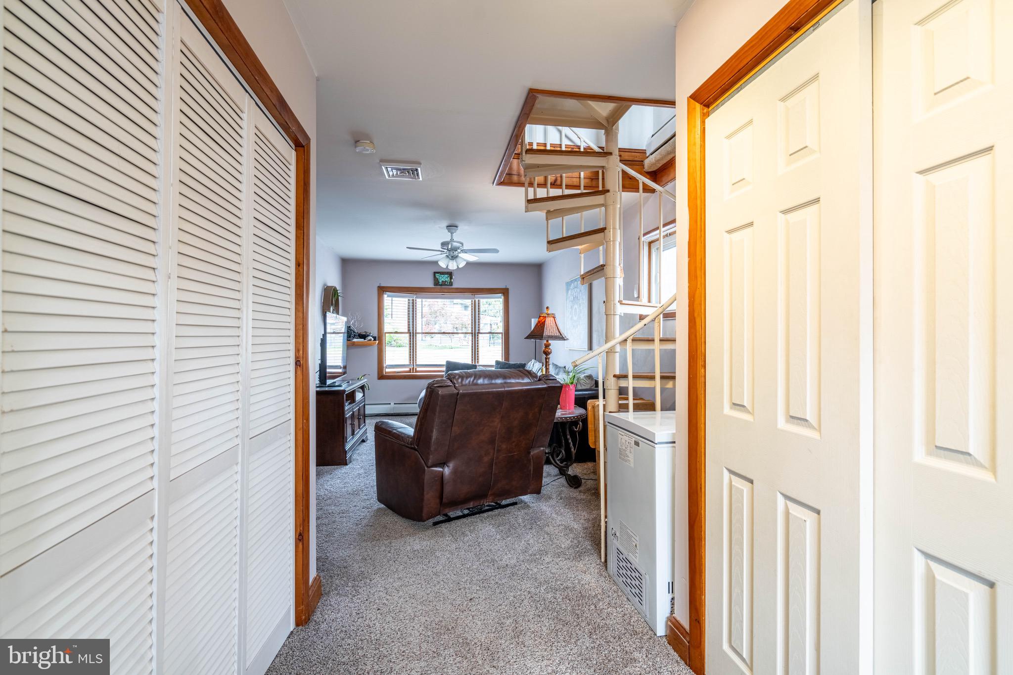 TWIN OAKS - Residential