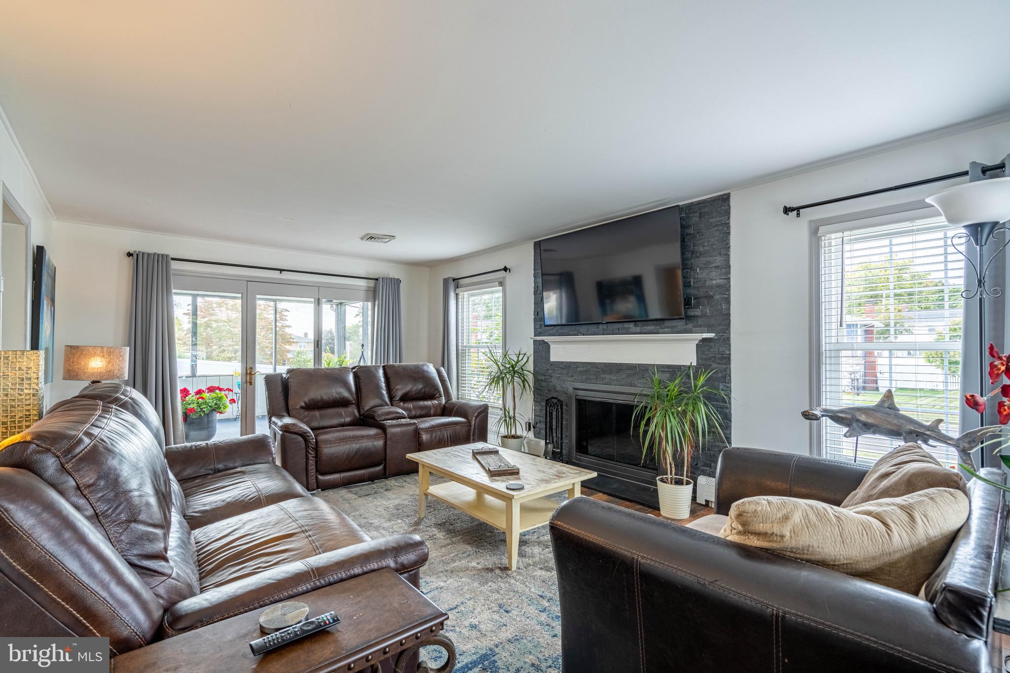 TWIN OAKS - Residential