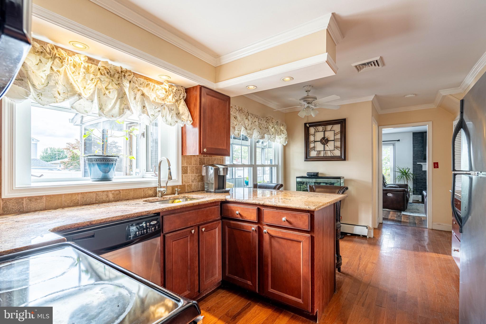 TWIN OAKS - Residential