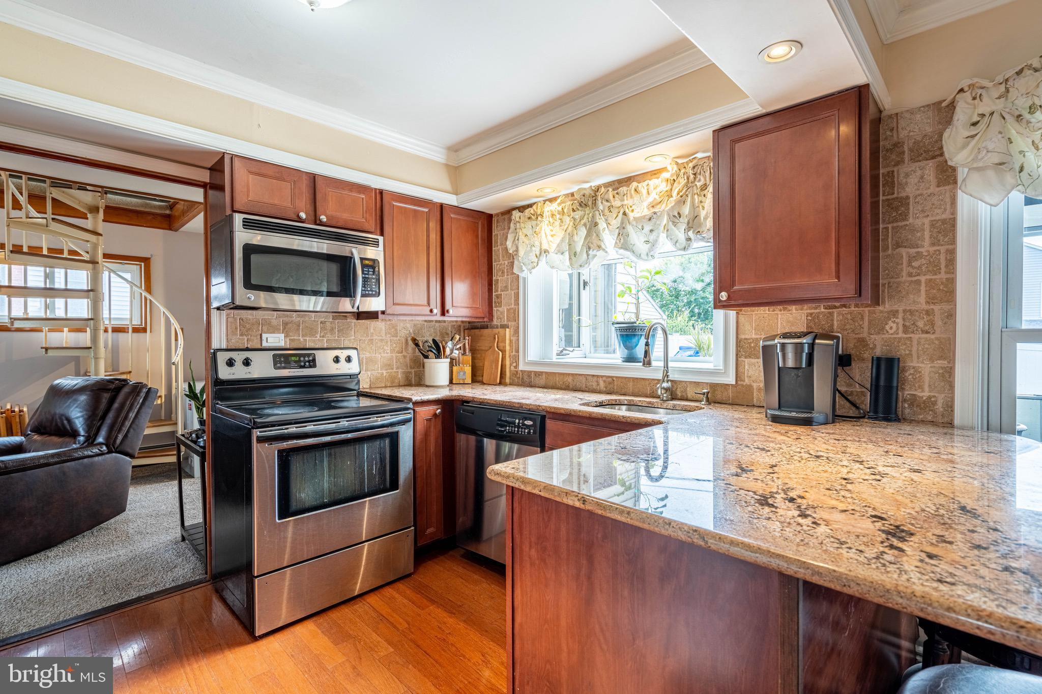 TWIN OAKS - Residential