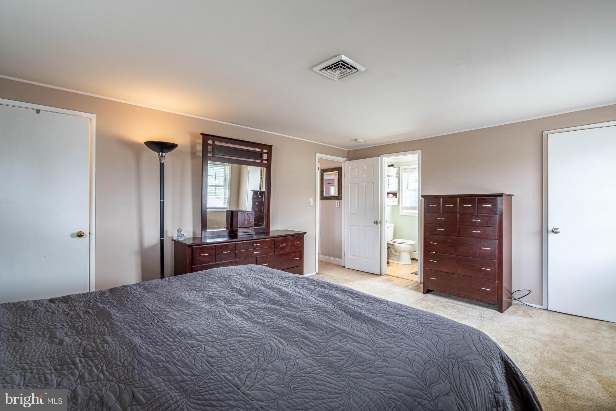 TWIN OAKS - Residential