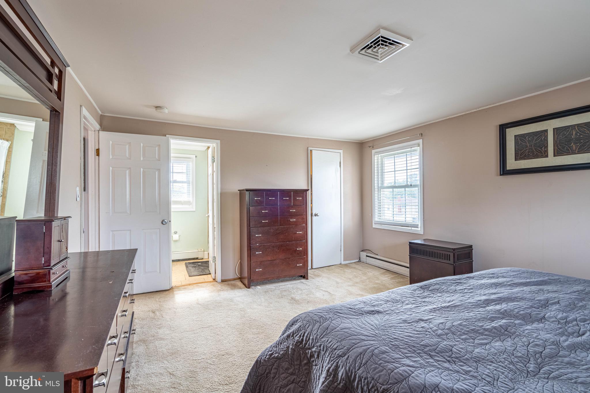 TWIN OAKS - Residential