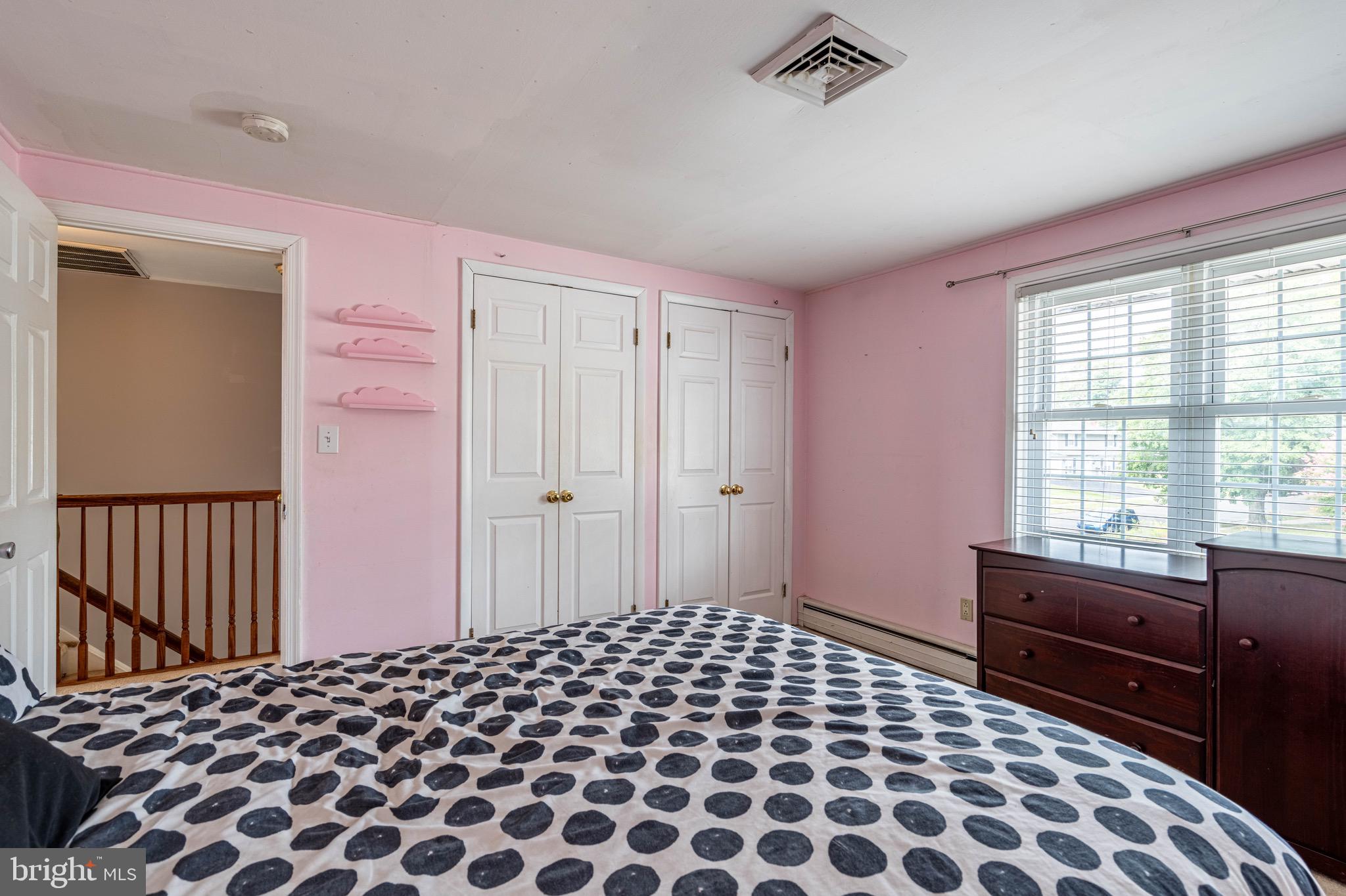 TWIN OAKS - Residential