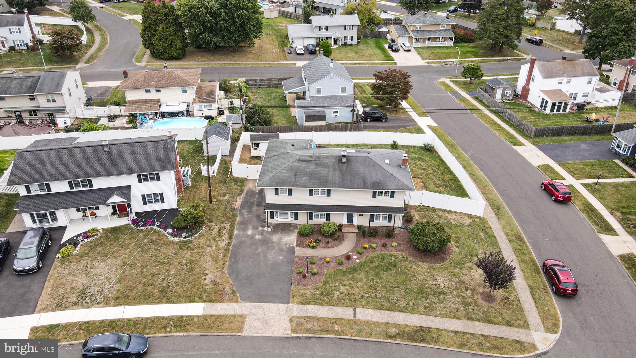 TWIN OAKS - Residential