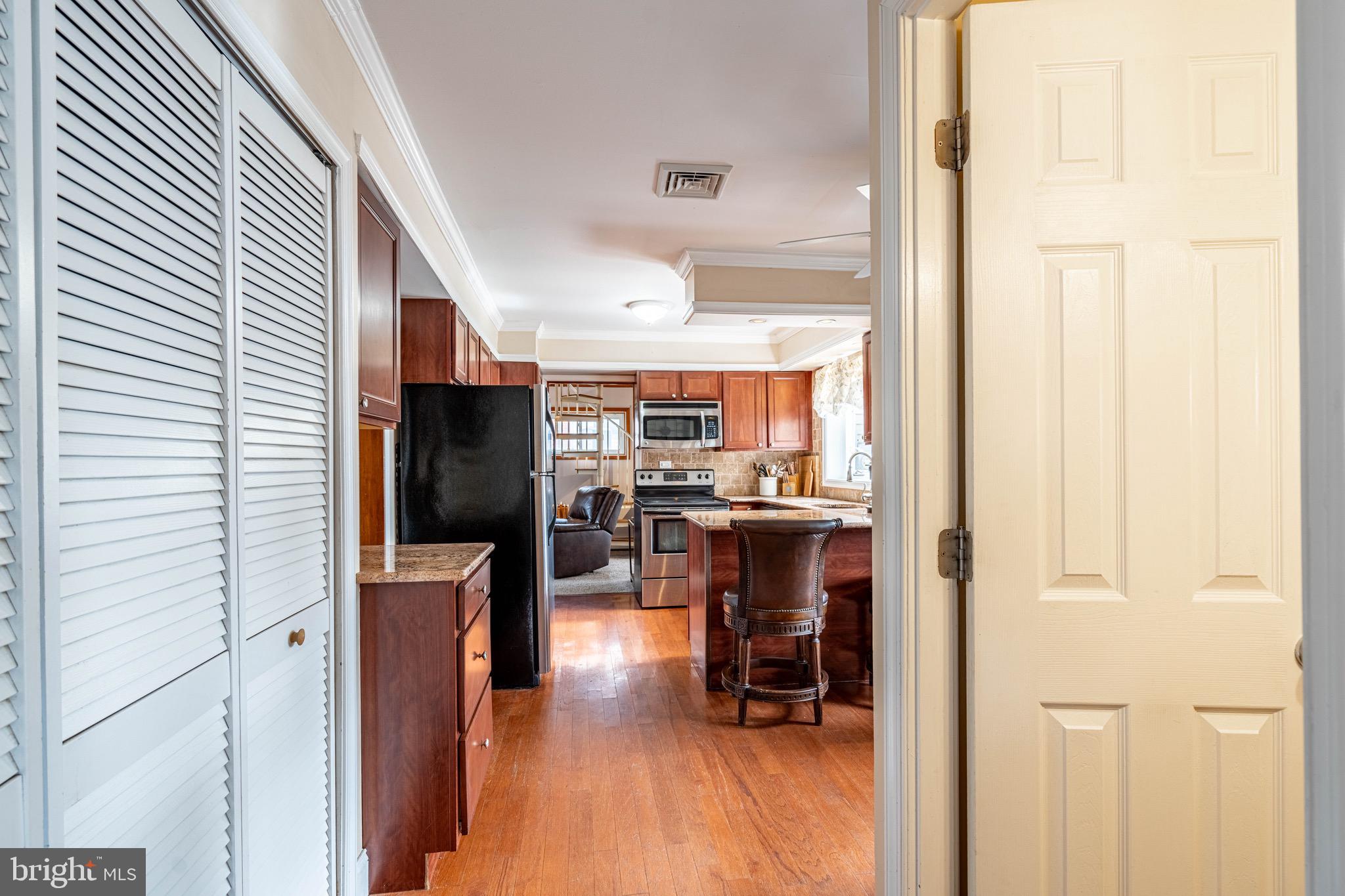 TWIN OAKS - Residential