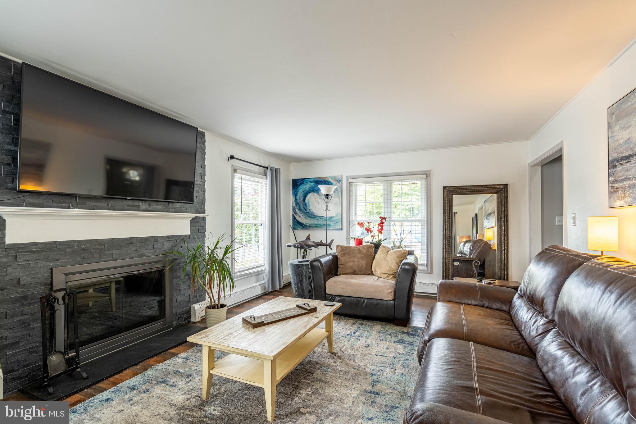 TWIN OAKS - Residential