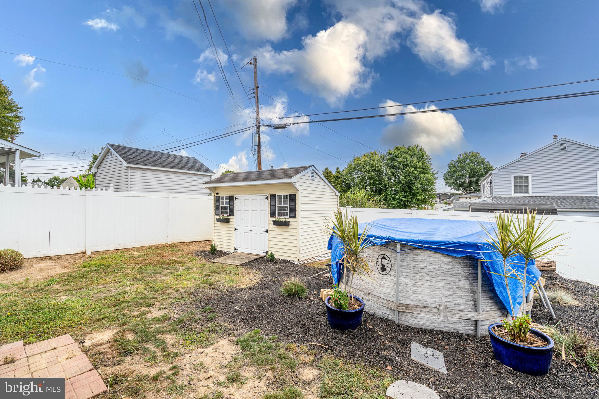 TWIN OAKS - Residential