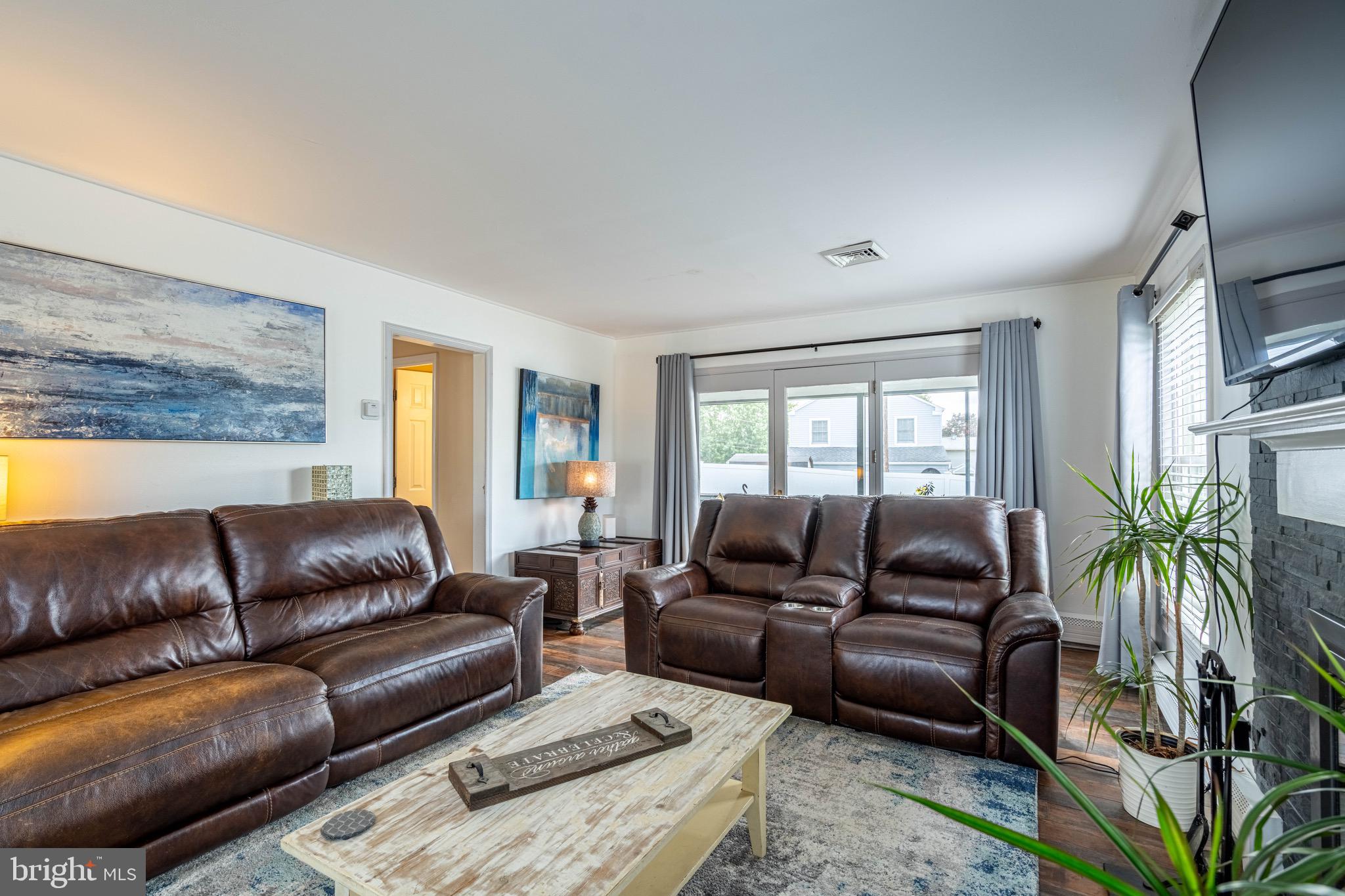 TWIN OAKS - Residential