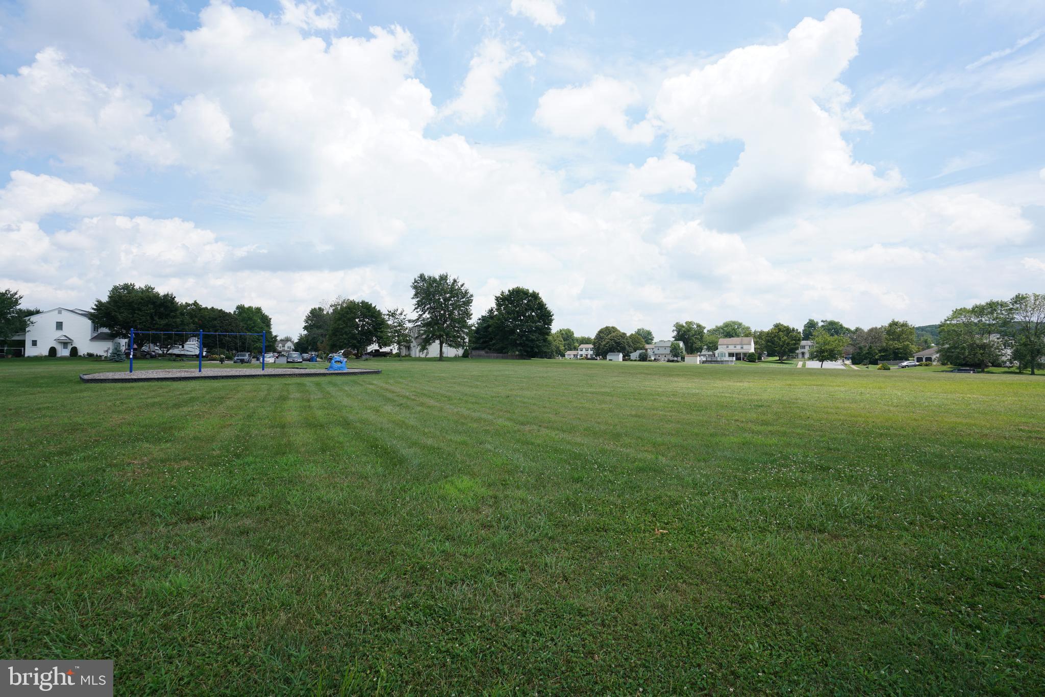 STERLING KNOLL - Residential