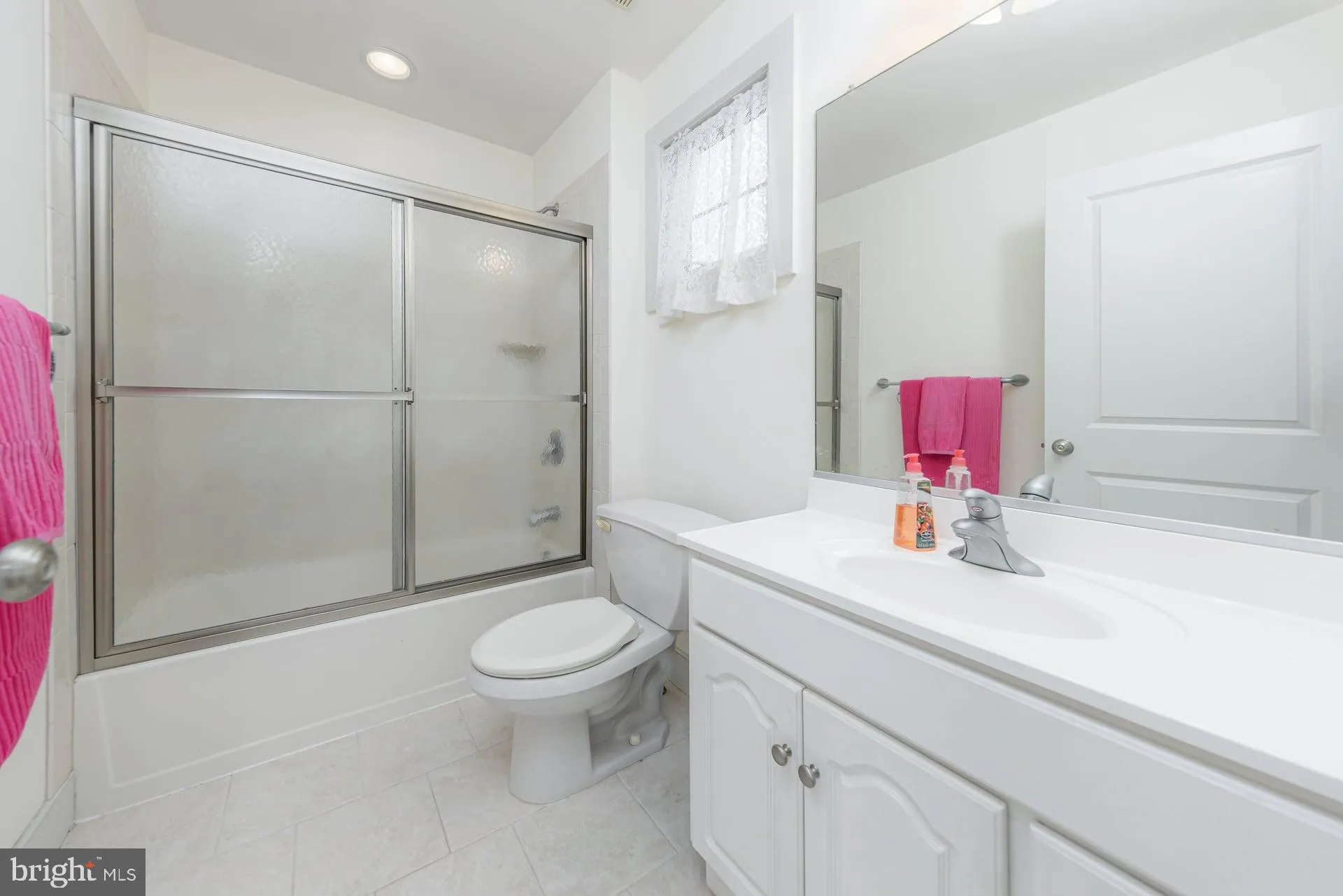 Ventnor City, New Jersey 08406, United States, 3 Bedrooms Bedrooms, ,3 BathroomsBathrooms,Residential,Pending,213025