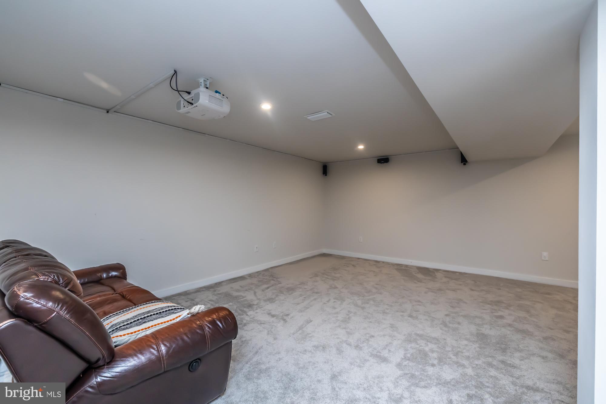 WOODFIELD - Residential Lease