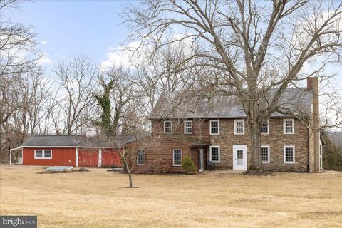 569 GEIGEL HILL ROAD OTTSVILLE PA 18942
