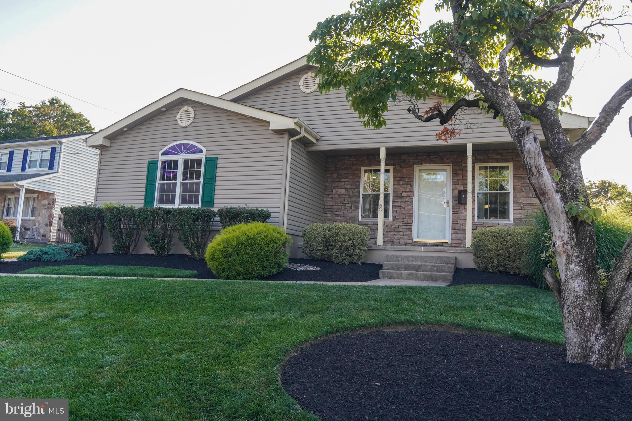 8 MCCARTHY AVENUE