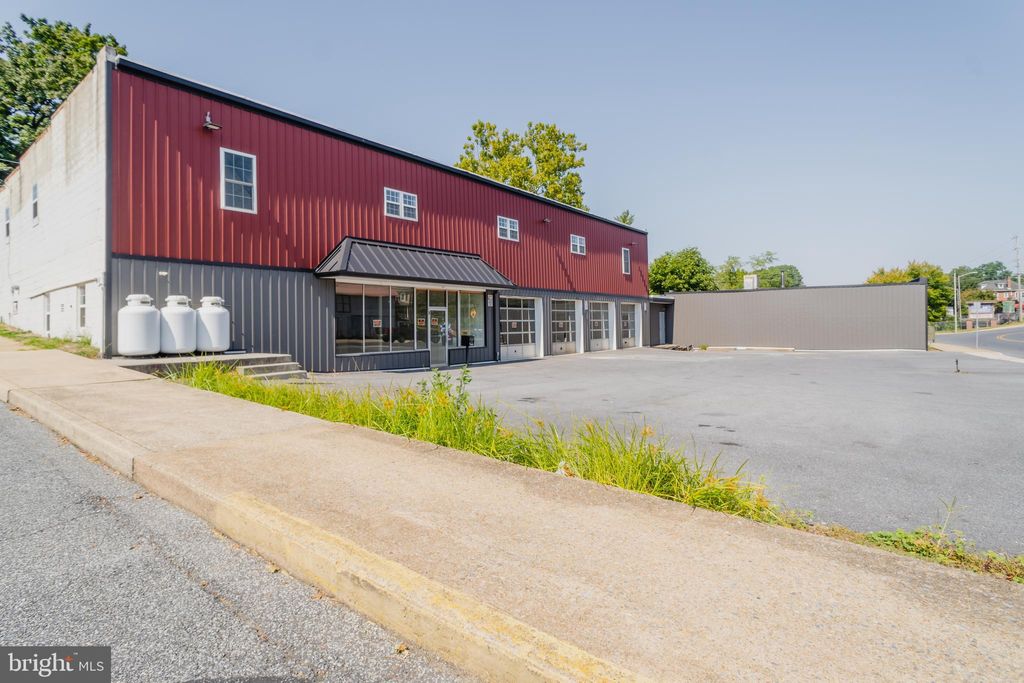 Photo of 240 W Fulton Street, EPHRATA, PA 17522 (MLS # PALA2062638)