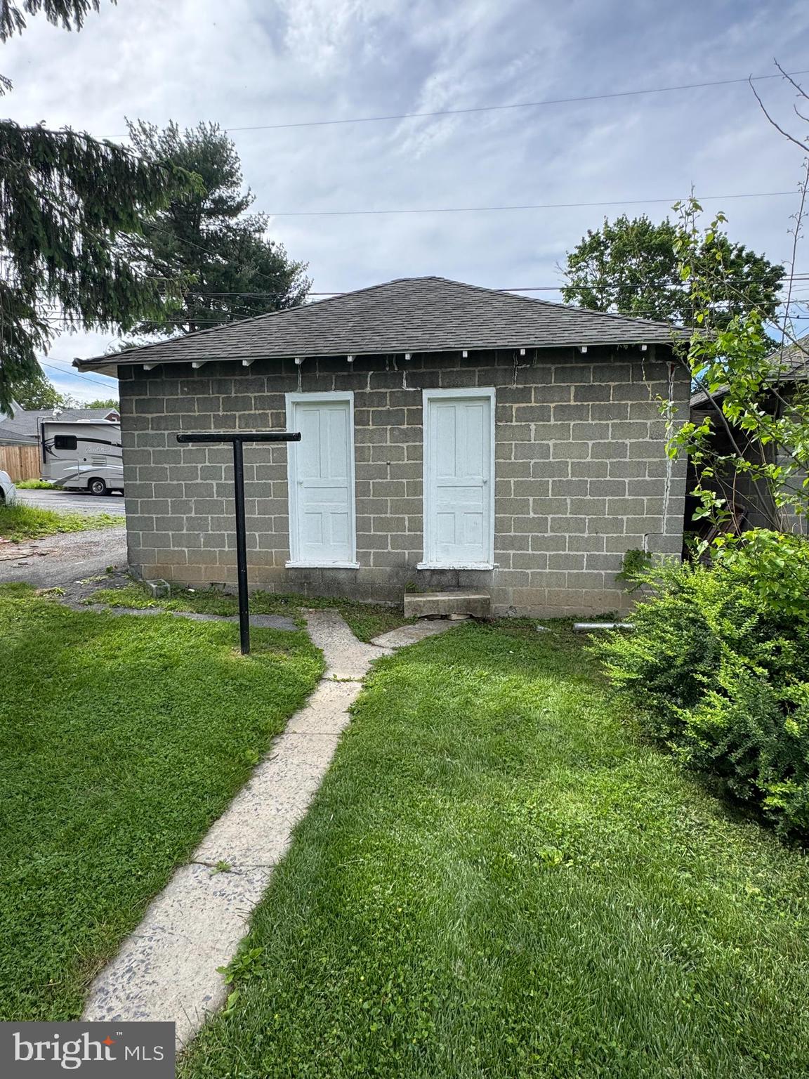 349 WESTSIDE AVENUE