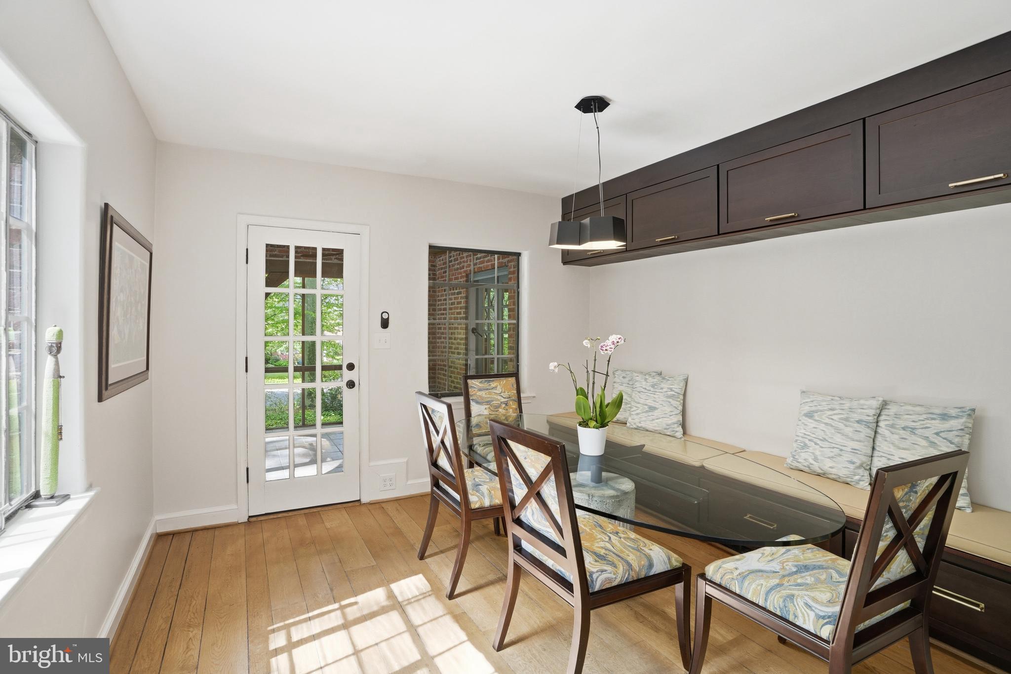 GREENWICH FOREST - Residential