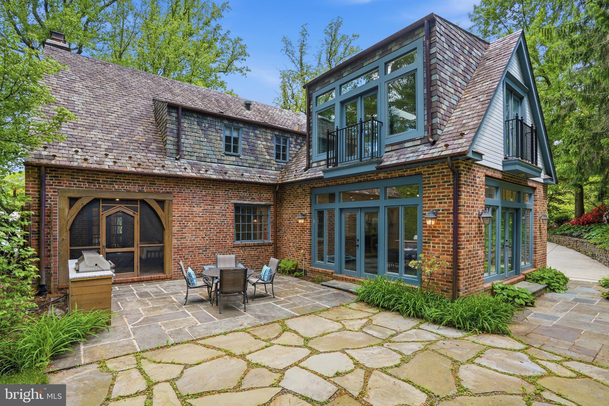 GREENWICH FOREST - Residential