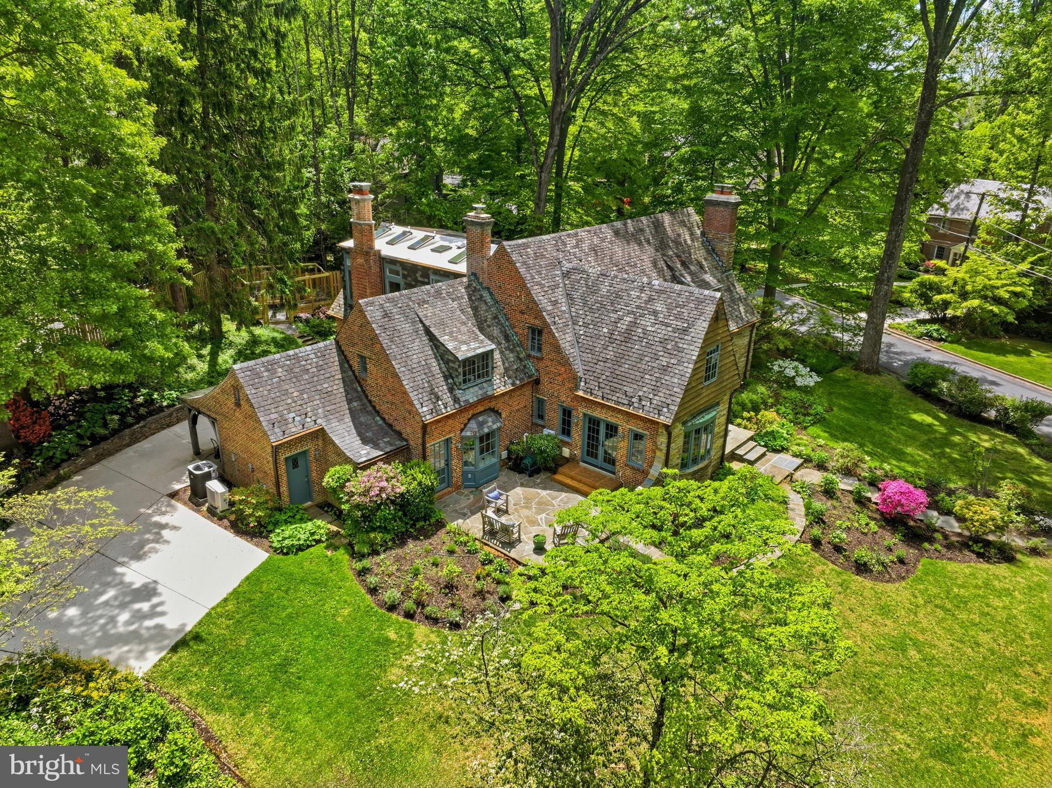 GREENWICH FOREST - Residential