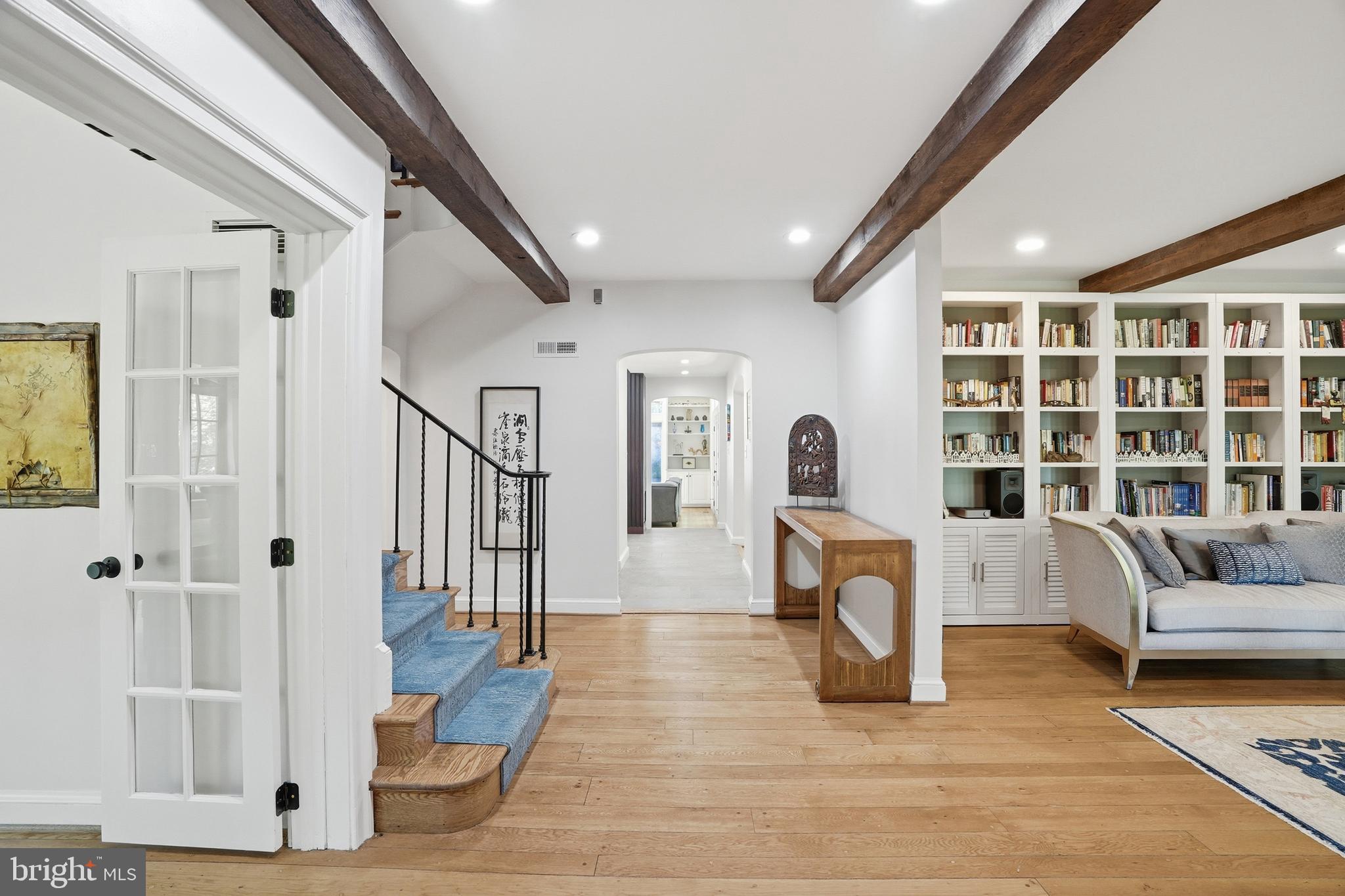 GREENWICH FOREST - Residential