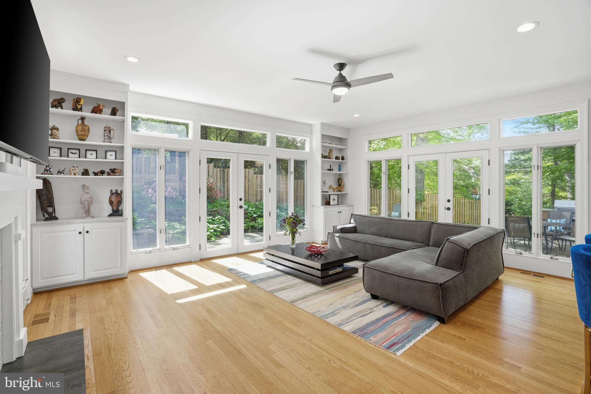 GREENWICH FOREST - Residential