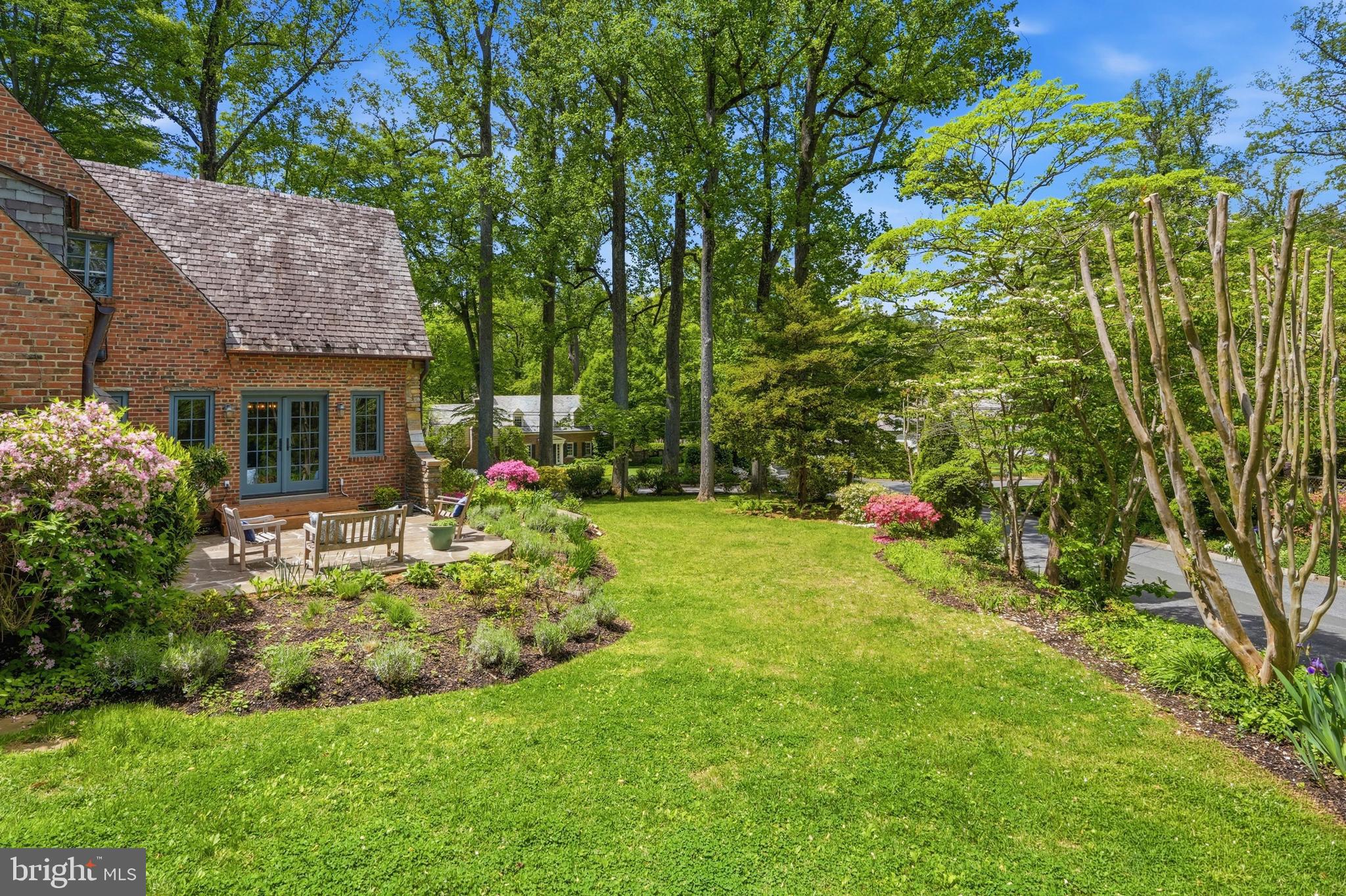 GREENWICH FOREST - Residential